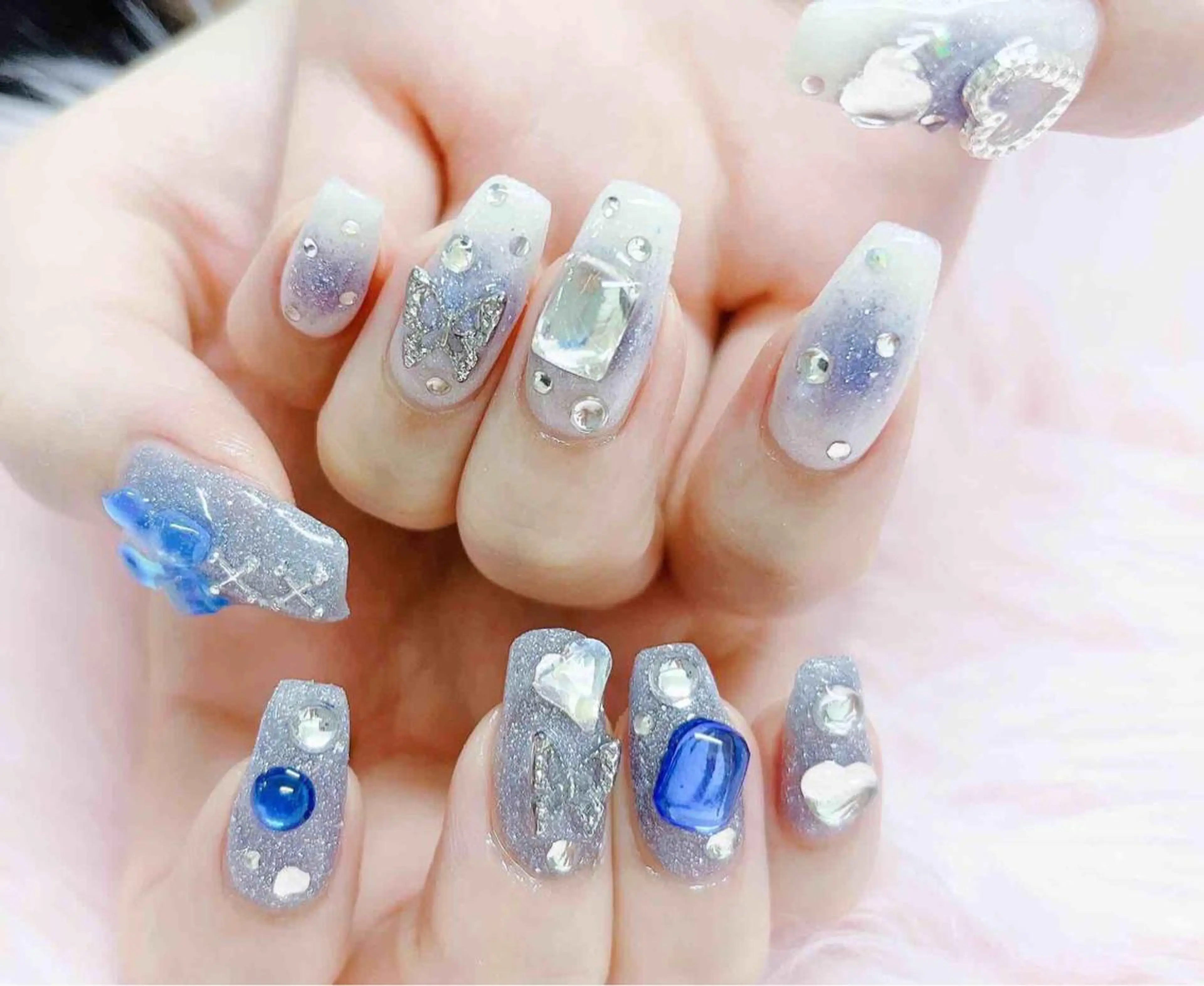 ネイル ハンドネイル MoonNail ユリ🌸のネイルデザイン