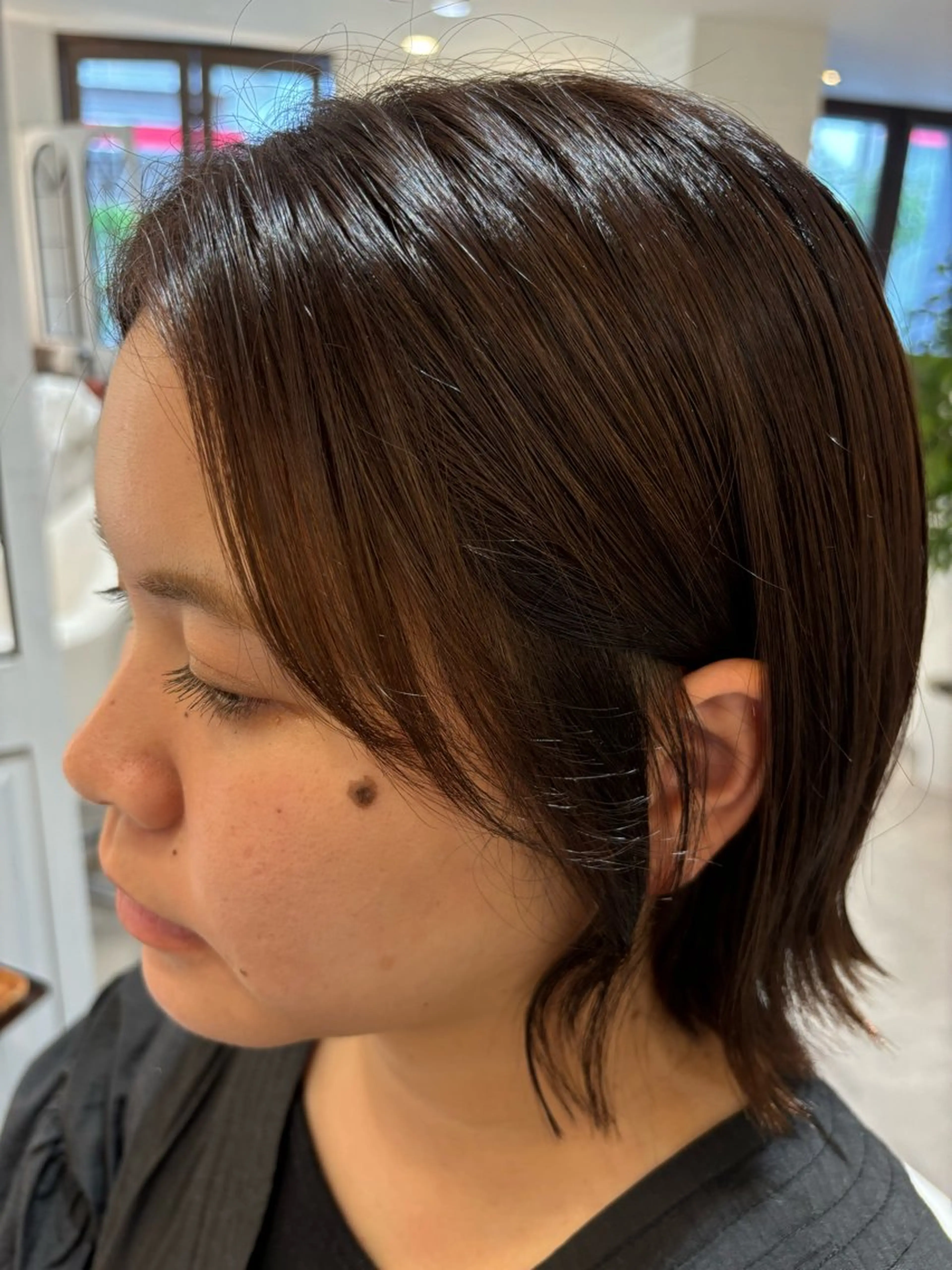 ショート ボブ 顔周りカット 岩本 理沙のヘアスタイル