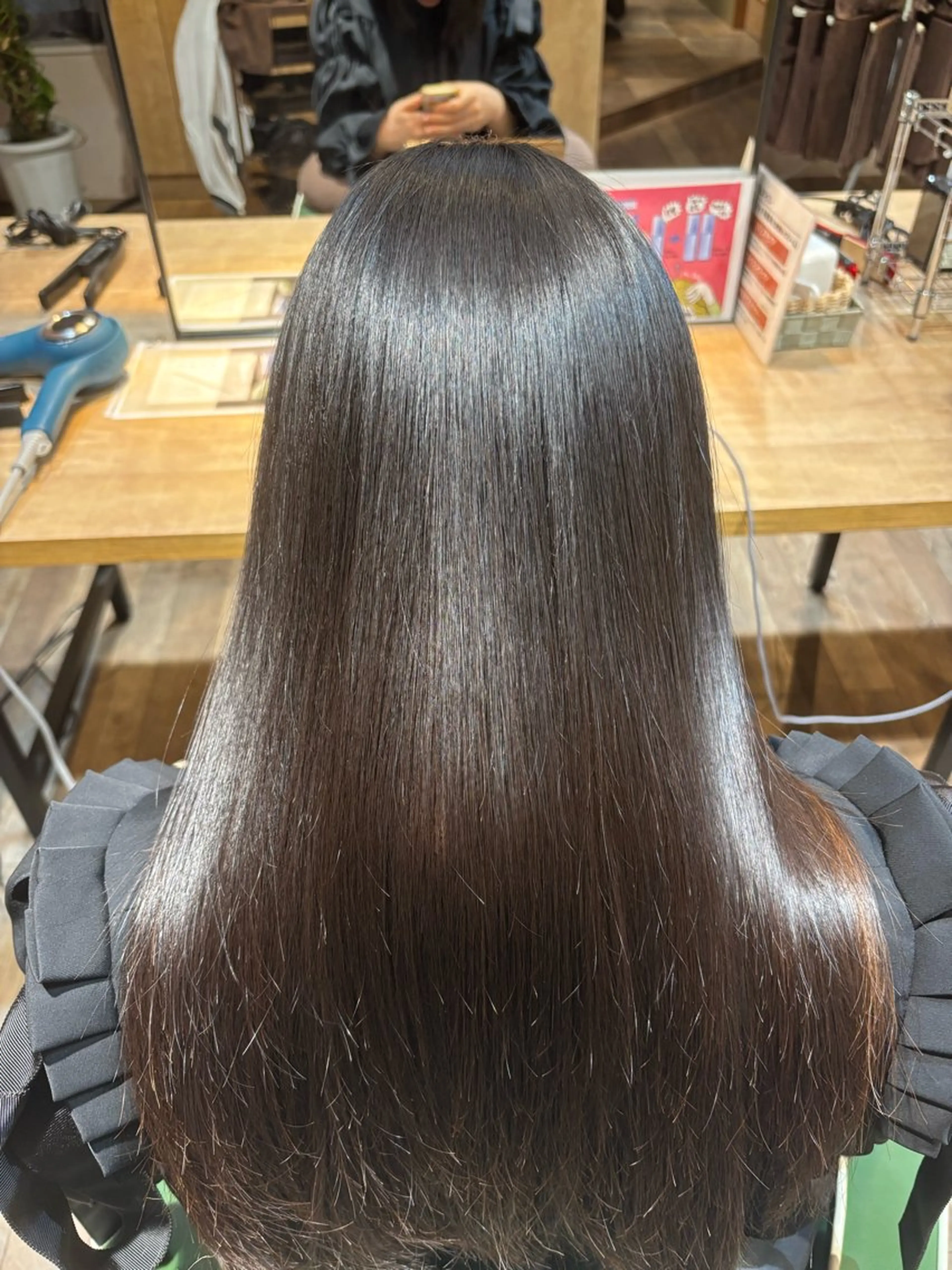 ロング 縮毛矯正 渡邊 陽大のヘアスタイル