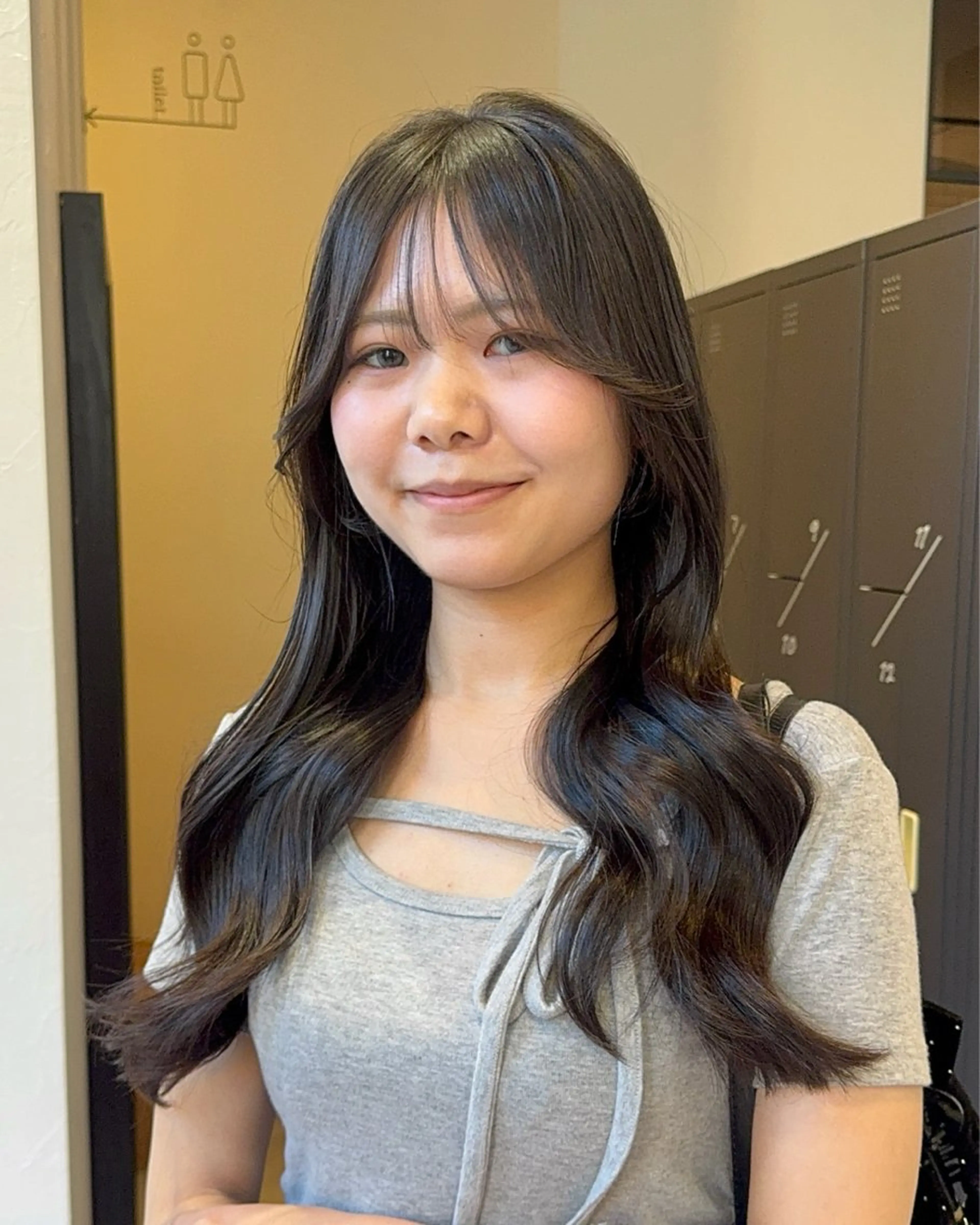 ロング りん/ワンホン/艶髪 ／小顔顔周りカットのヘアスタイル