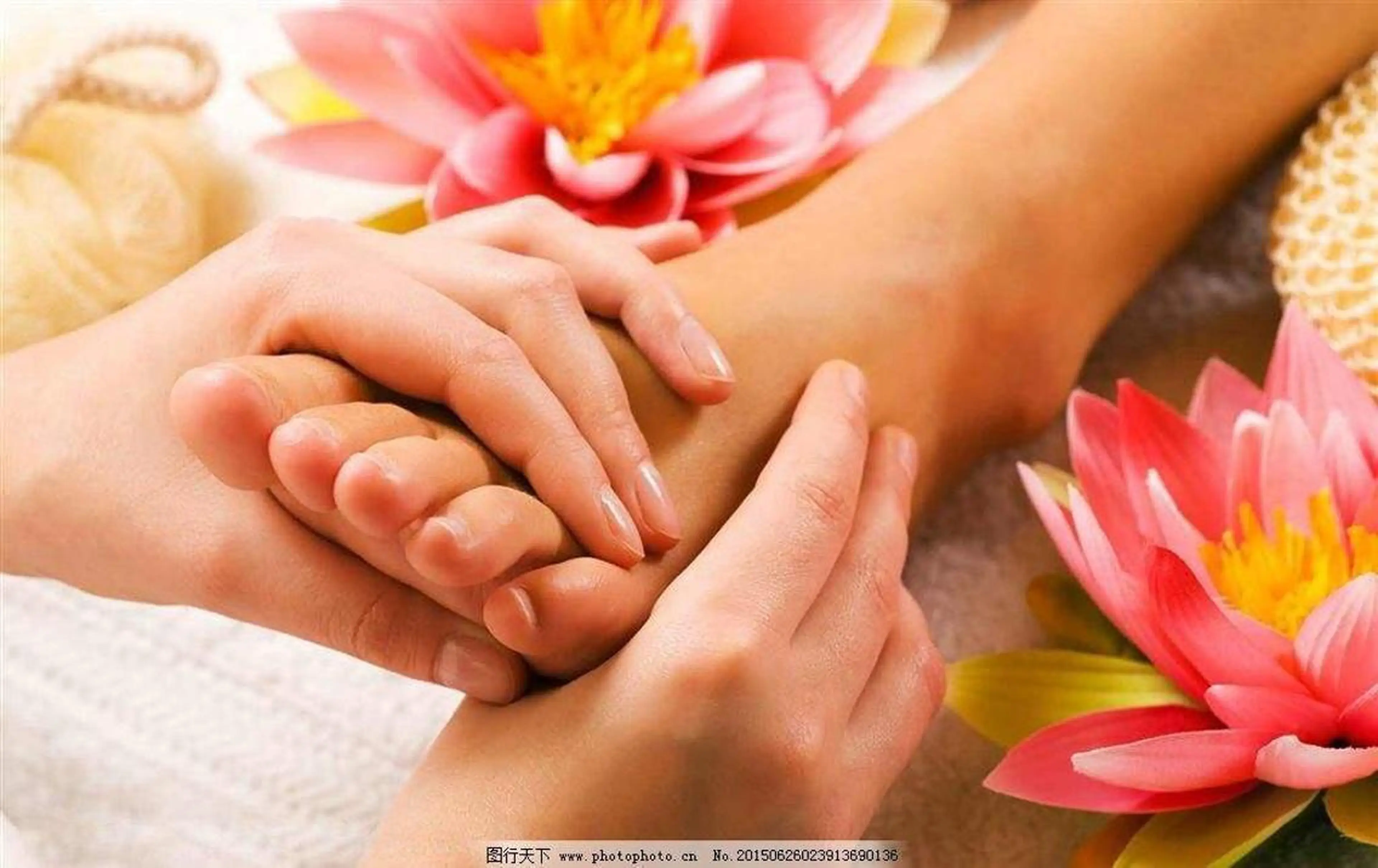 ❤️❣️モデルさん限定^_^全身整体30分+足裏リフレ30分¥4800の写真