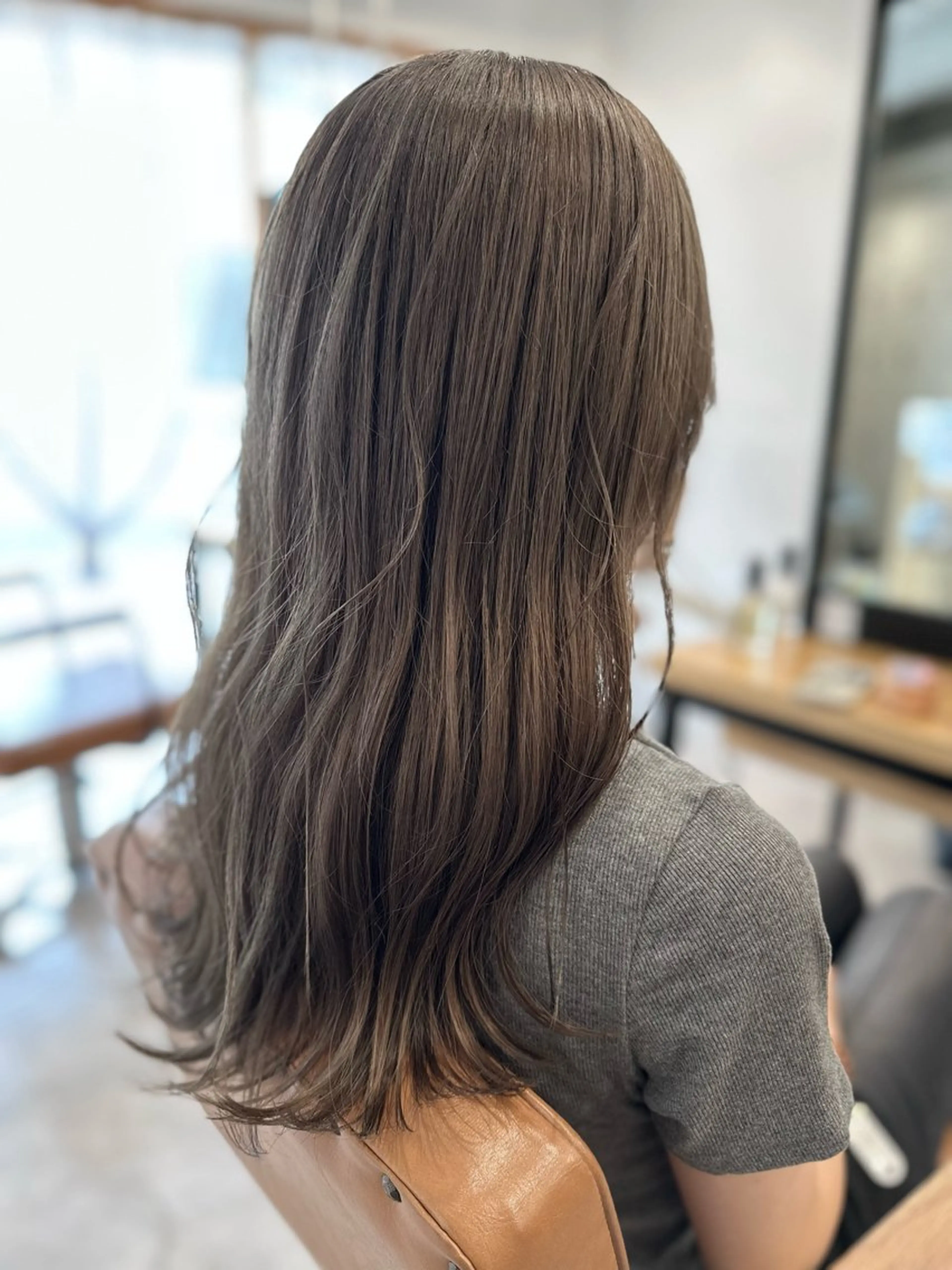 ロング カラー ベージュカラー ミルクティーベージュ ヘアカラー トリートメント 特殊カラー特化 ✂️SHIAN フジのヘアスタイル