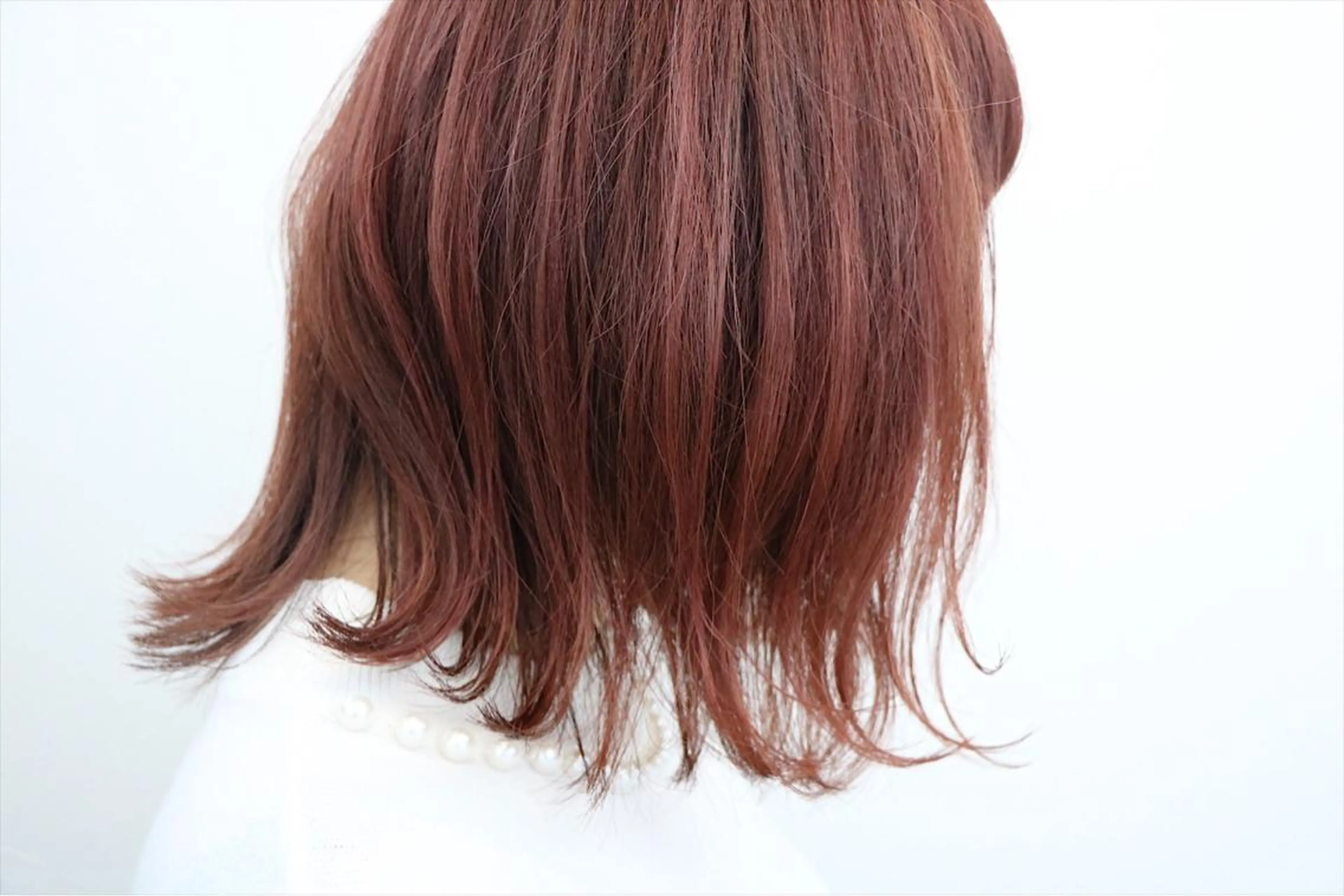 ミディアム セミロング カラー 切りっぱなしボブ ピンクカラー ボブ soins de MaLilyのヘアスタイル