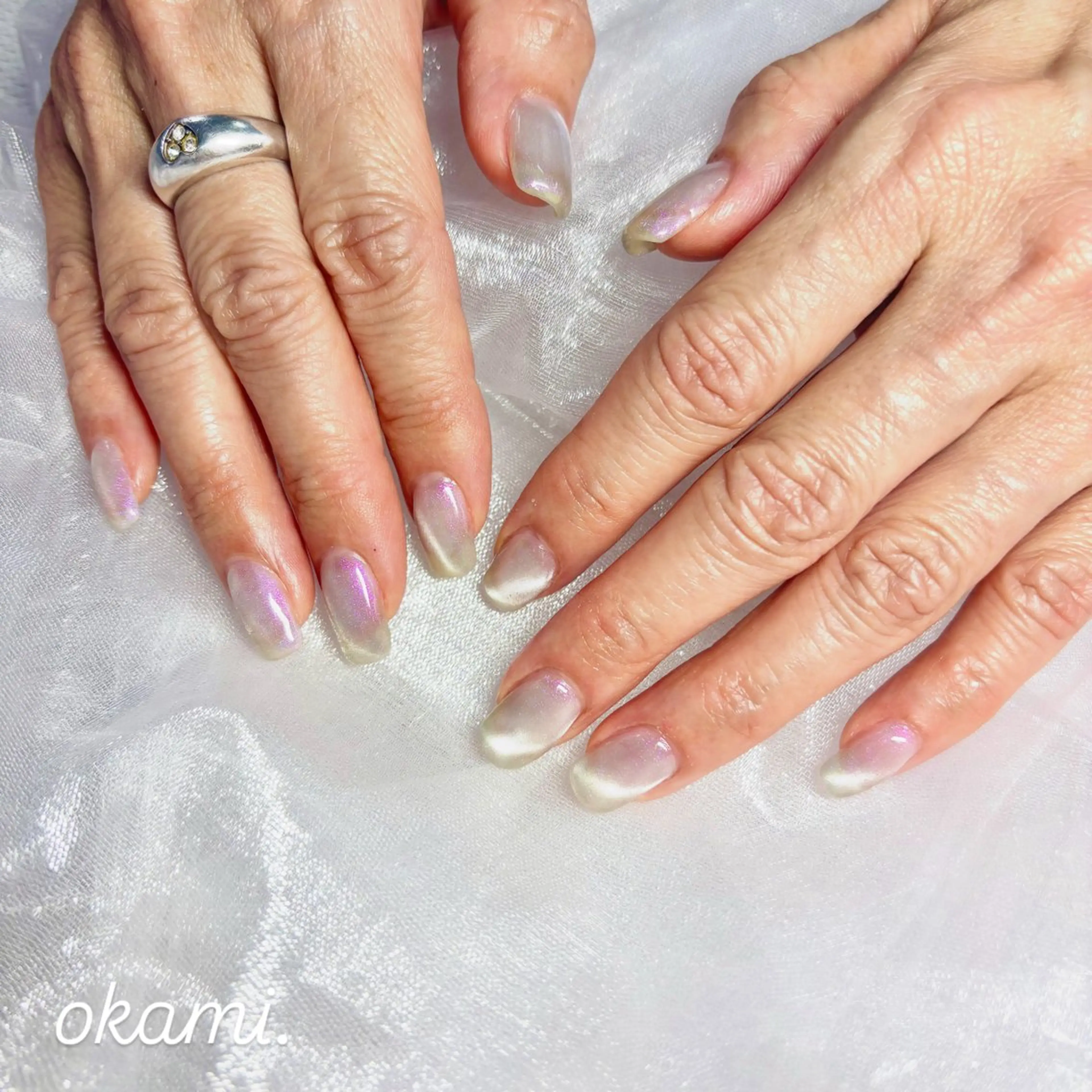 ネイル ホワイト 津久井 美紅のネイルデザイン