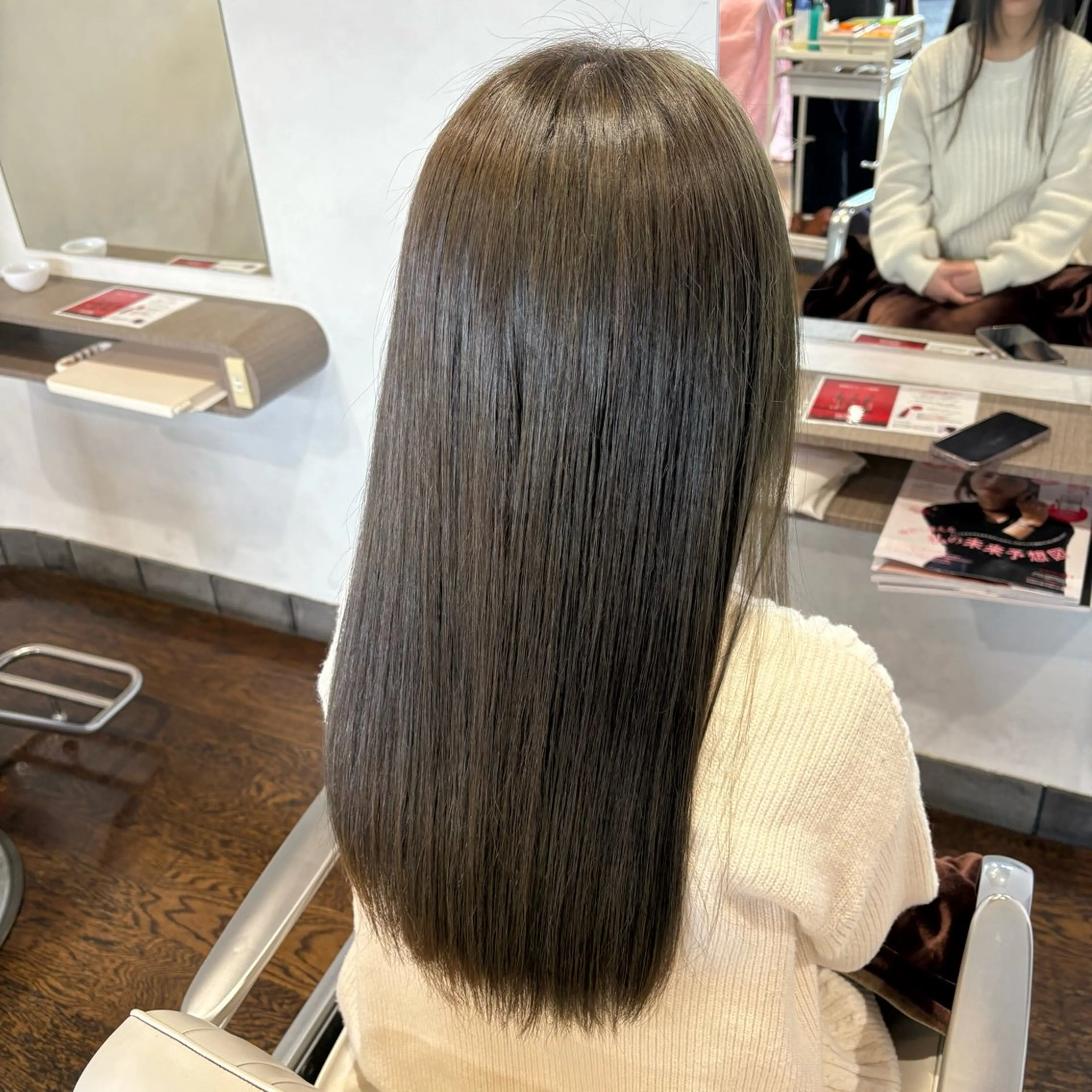 ロング カラー ブラウンカラー オリーブブラウン オレンジ カット ヘアカラー 礒谷 夏帆のヘアスタイル