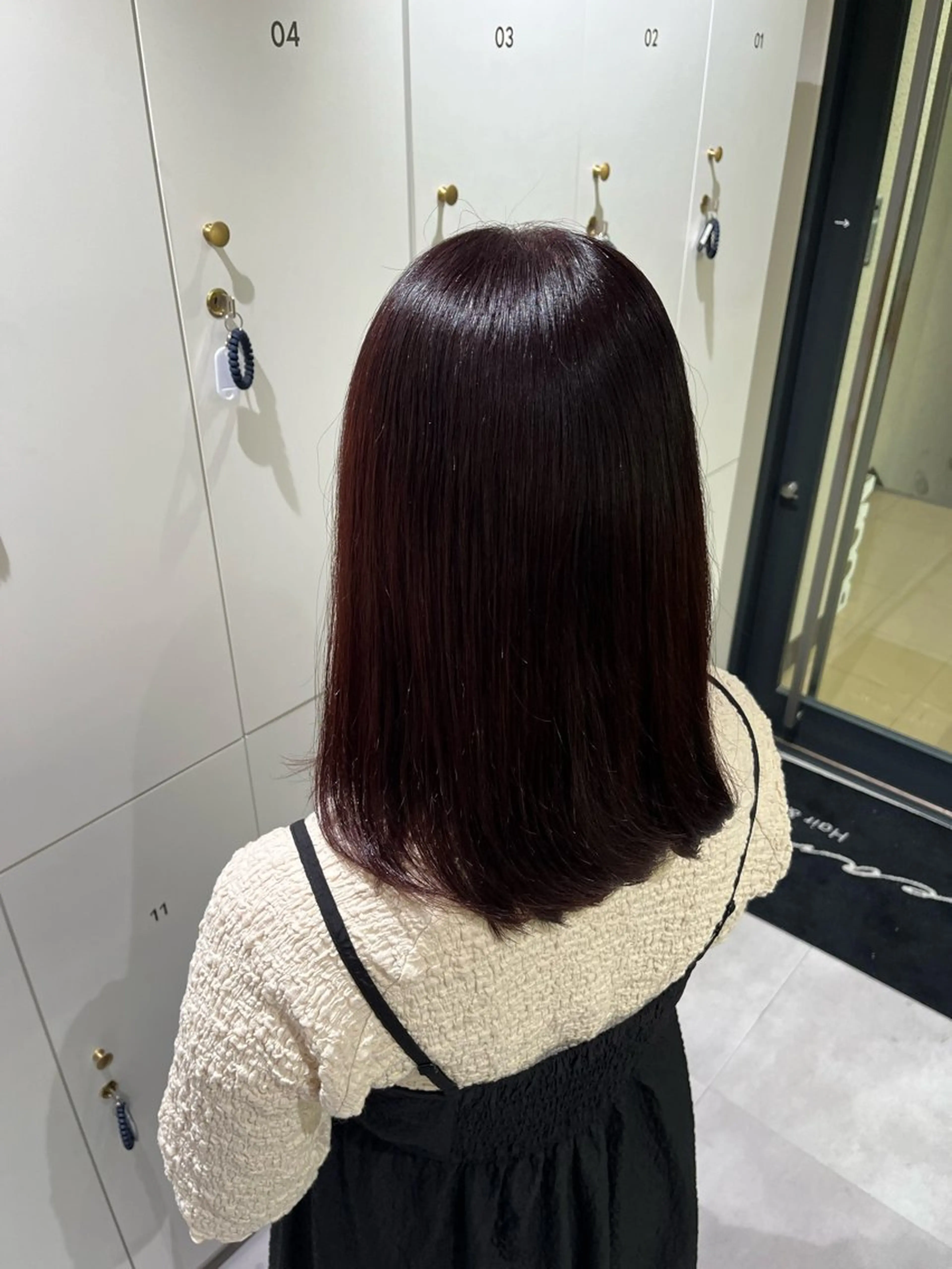 セミロング カラー 溝曽路 優衣のヘアスタイル