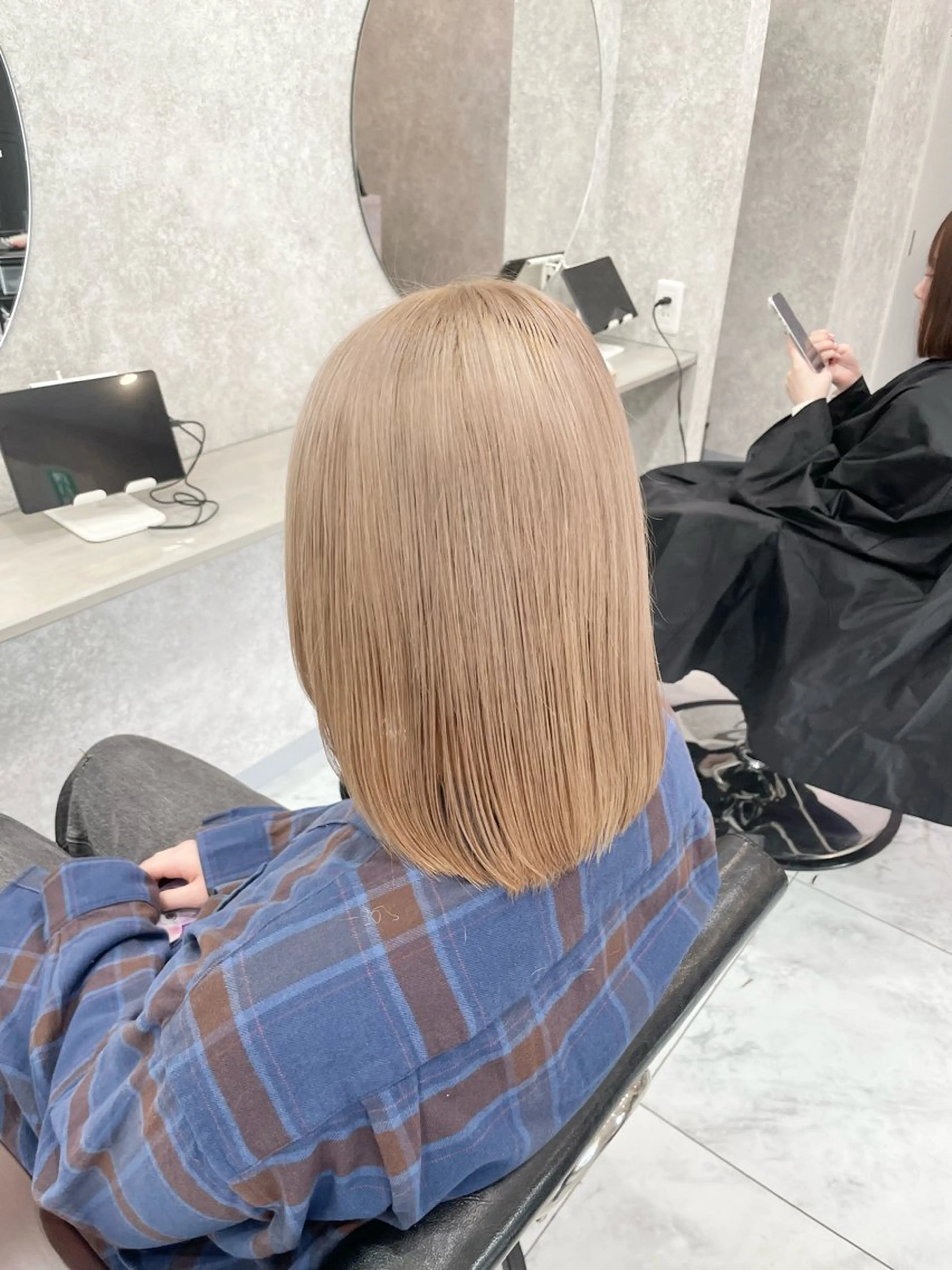 ミディアム 🦋ハイトーン🦋 石山 希理🦋のヘアスタイル