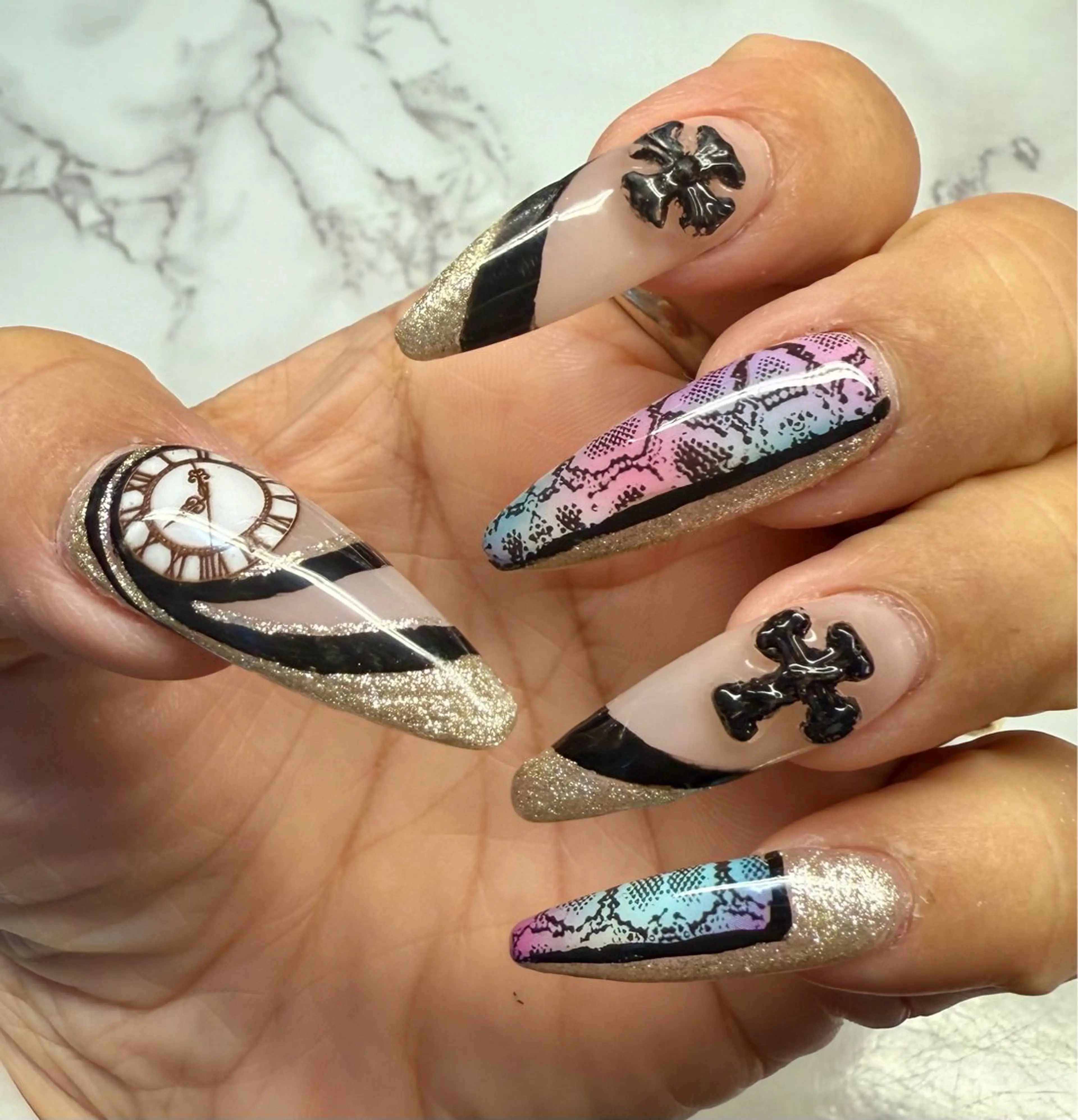 ネイル アートネイル チークネイル フレンチネイル キラキラネイル マグネットネイル M.N_ nailのネイルデザイン