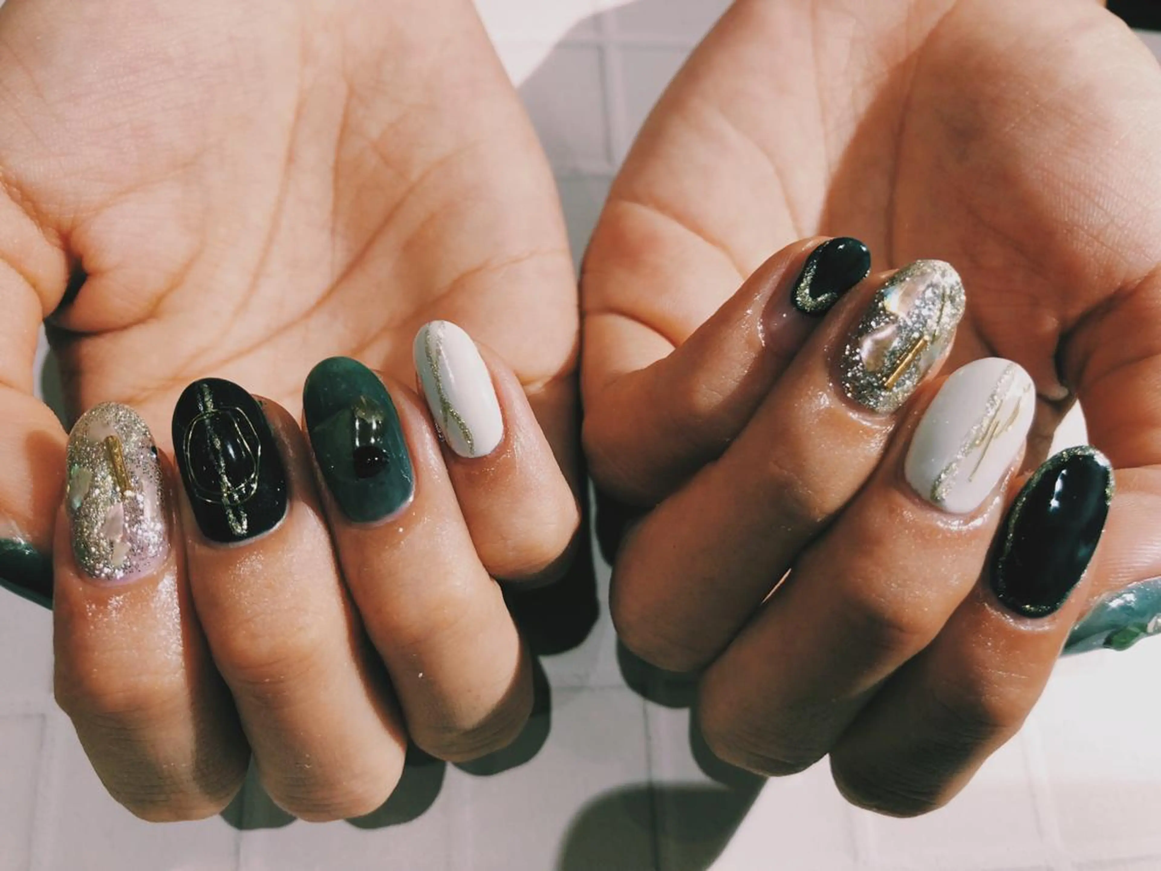 ショート カラー ネイル マツエク・マツパ illum hicariのネイルデザイン