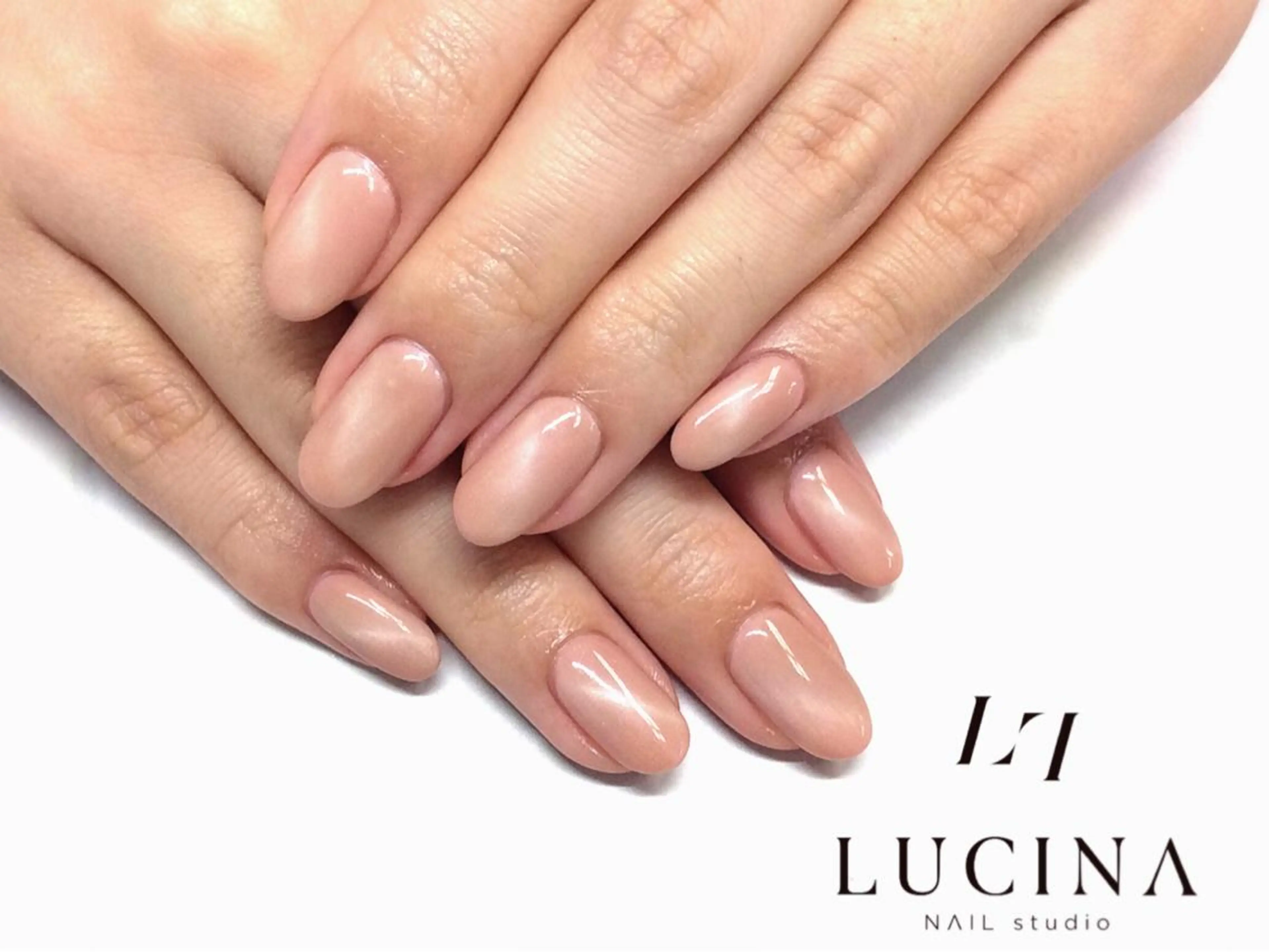 ネイル マグネットネイル 新橋 ルキナ スタッフのネイルデザイン