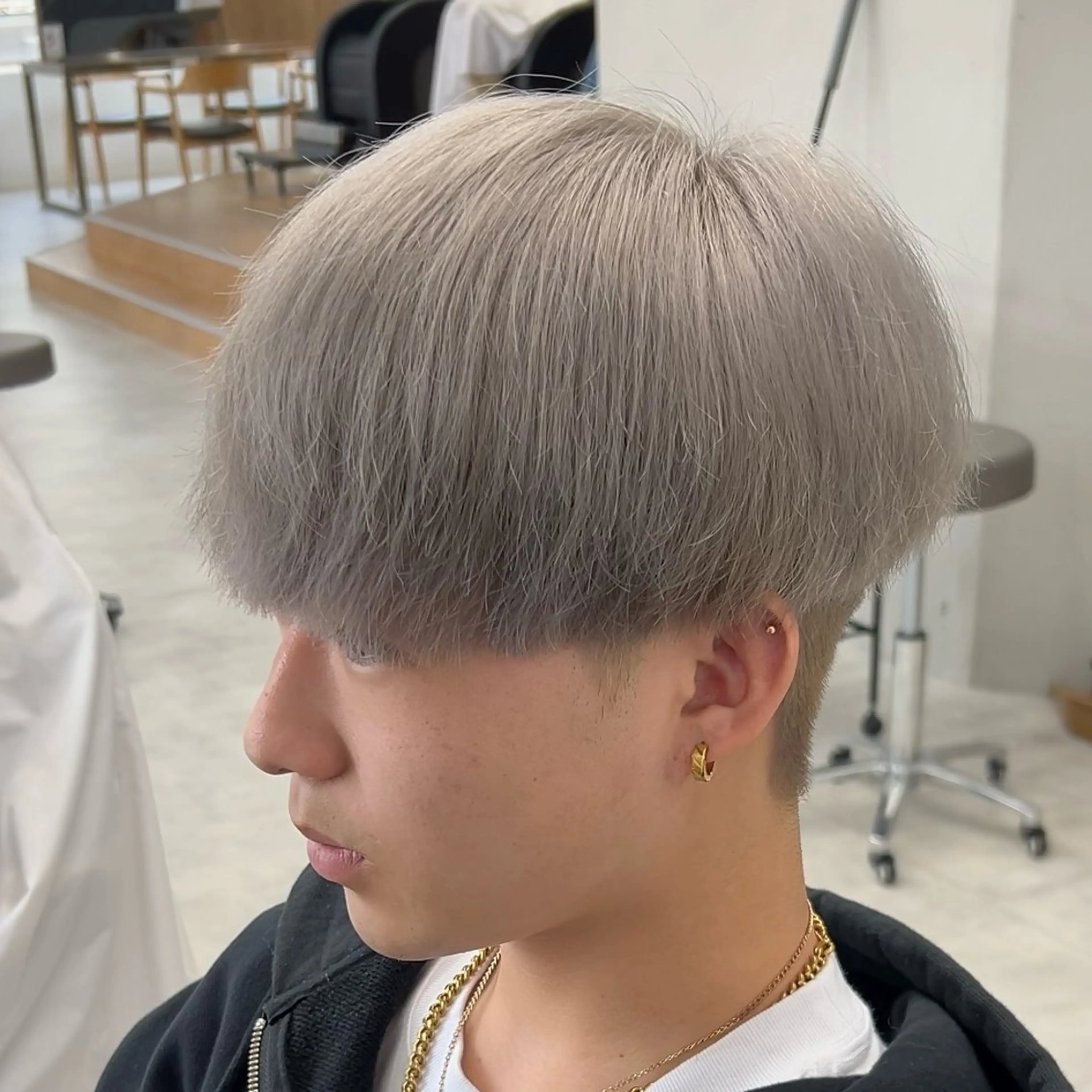 カット+トリプルカラー+Aujuaトリートメント　ホワイトカラー/ブロンドカラーの写真