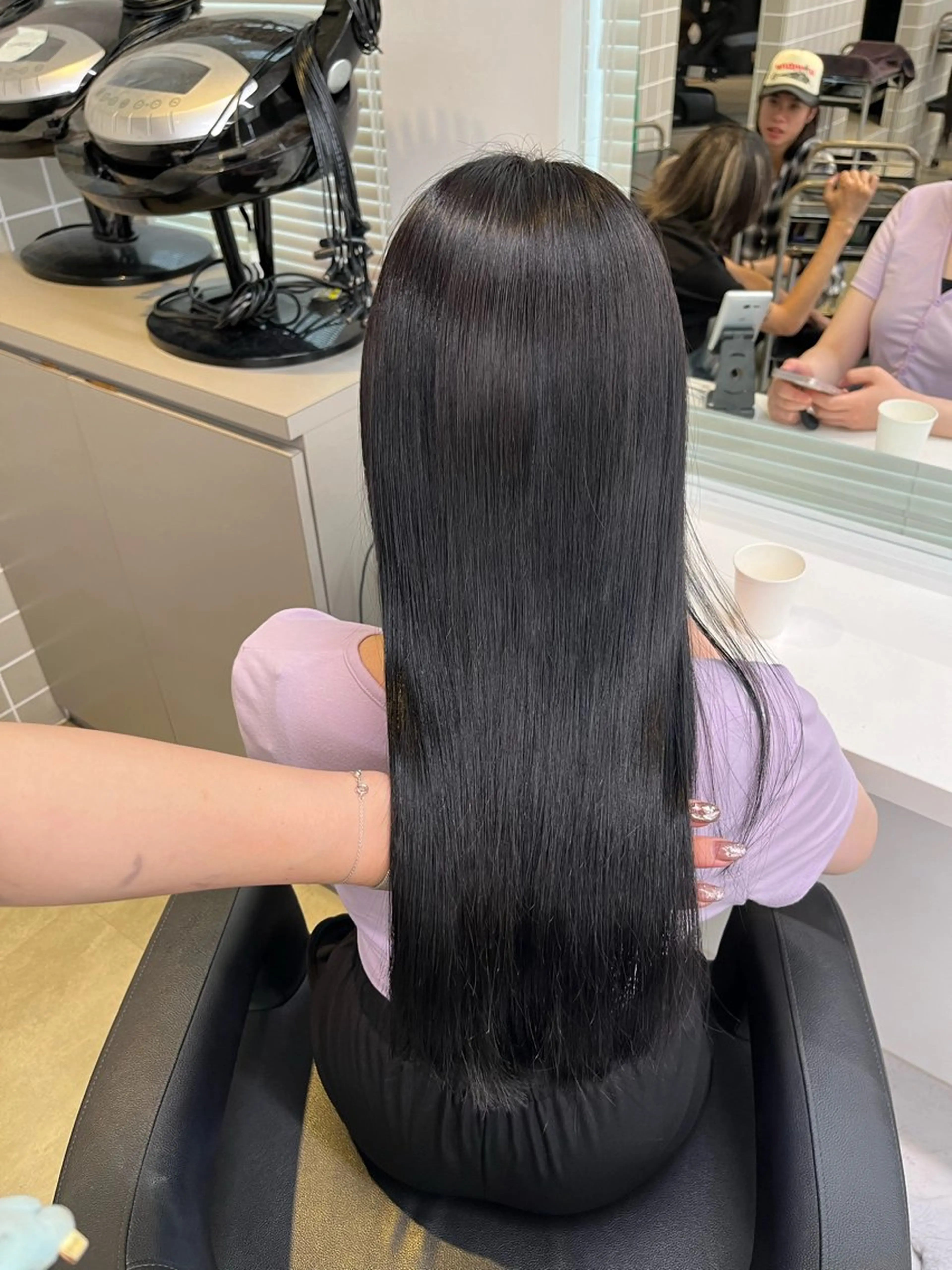 セミロング ヘアカラー トリートメント ヘッドスパ ヘアセット 寒色＆ブリーチ特化 寒色MiOのヘアスタイル