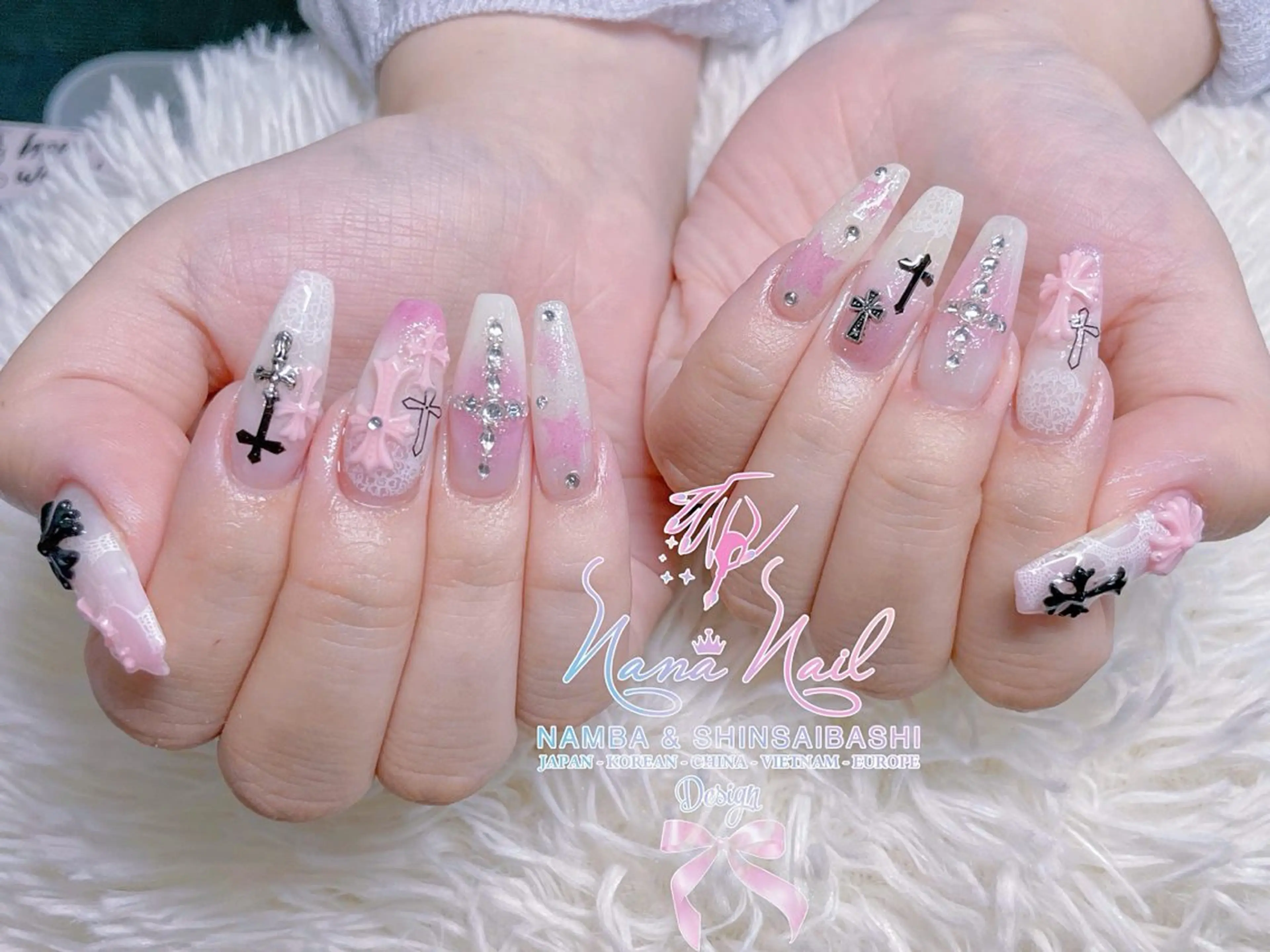 セミロング 韓国風ヘア クリスマス ハンドネイル 79Linanailnamba所属・Linanail Nambaのネイルデザイン