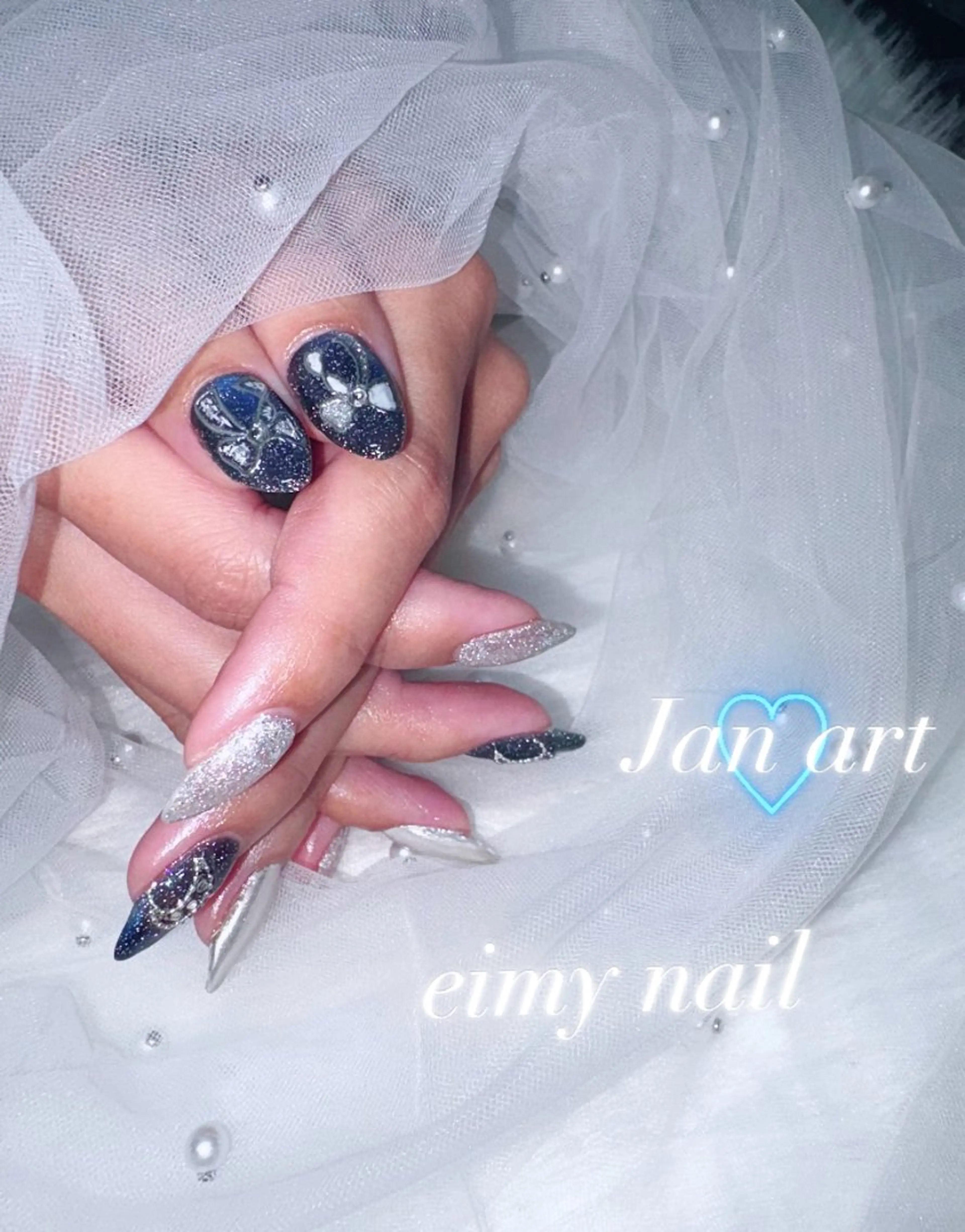 ネイル アートネイル フラッシュネイル フラッシュマグ ラメ(グリッター) マグネットネイル ハンドネイル 🤍eimy nails🤍所属・eimy nails♡のネイルデザイン