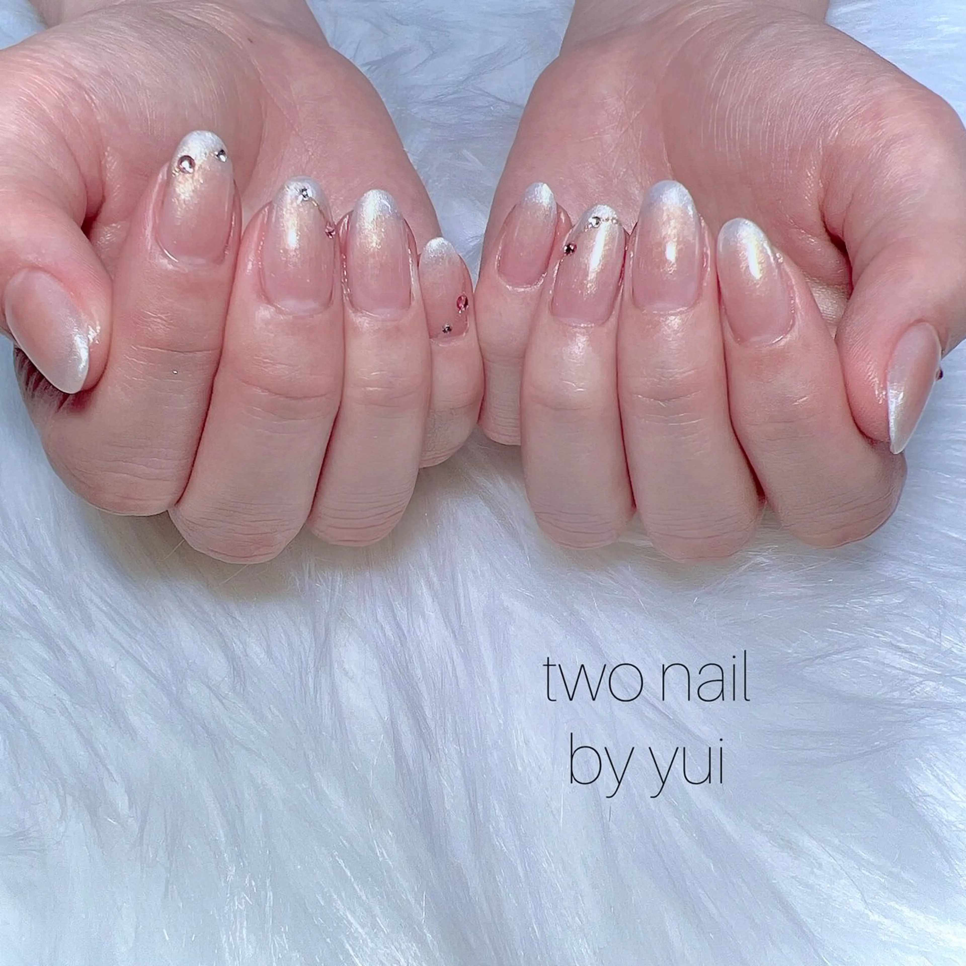 ネイル アートネイル ブラウン ネイルチップ ホワイト ハンドネイル two nailのネイルデザイン