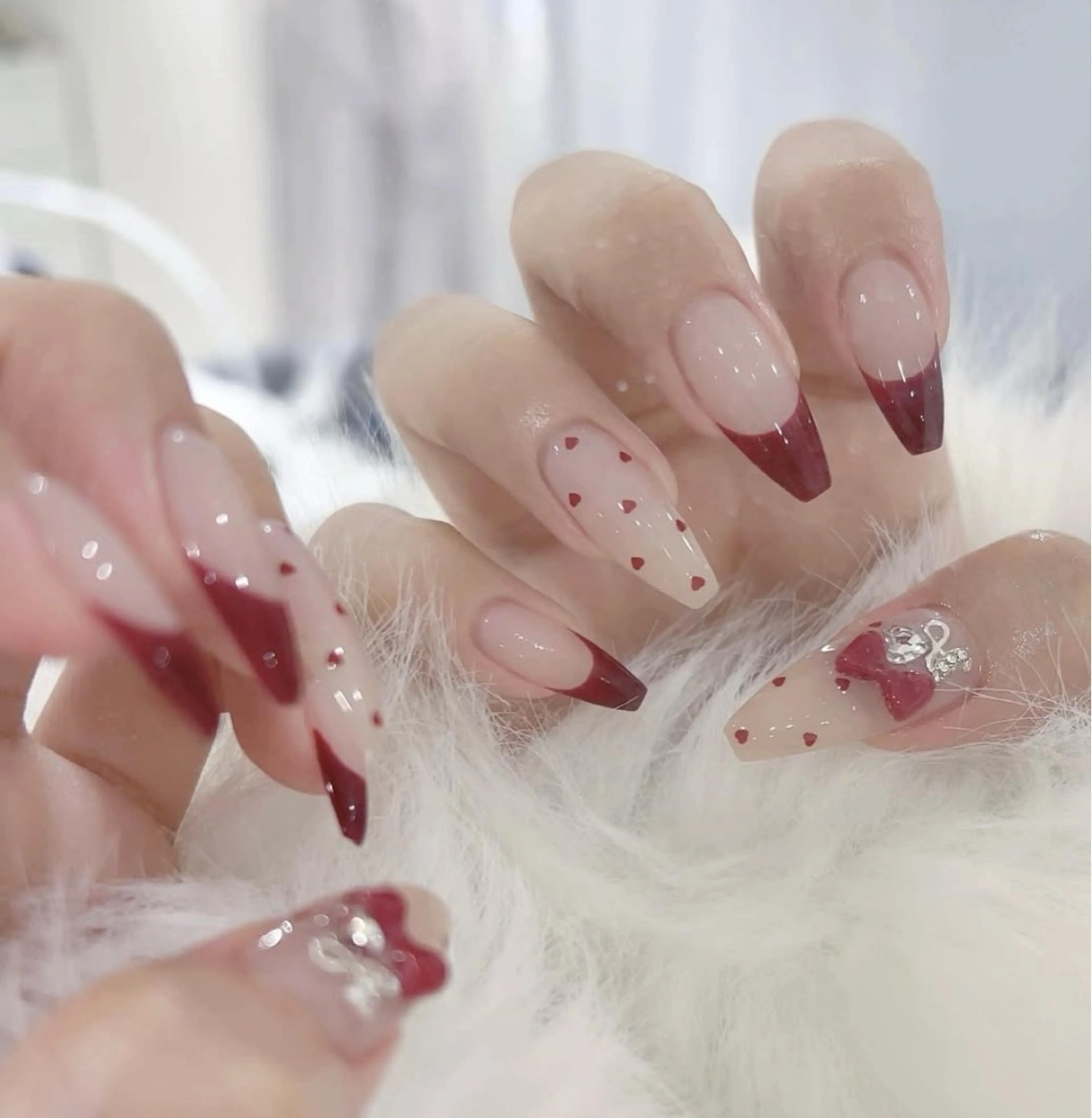 ネイル 成人式 フレンチネイル ジェルネイル ガラスフレンチ キラキラネイル ハンドネイル Queeens nailのネイルデザイン