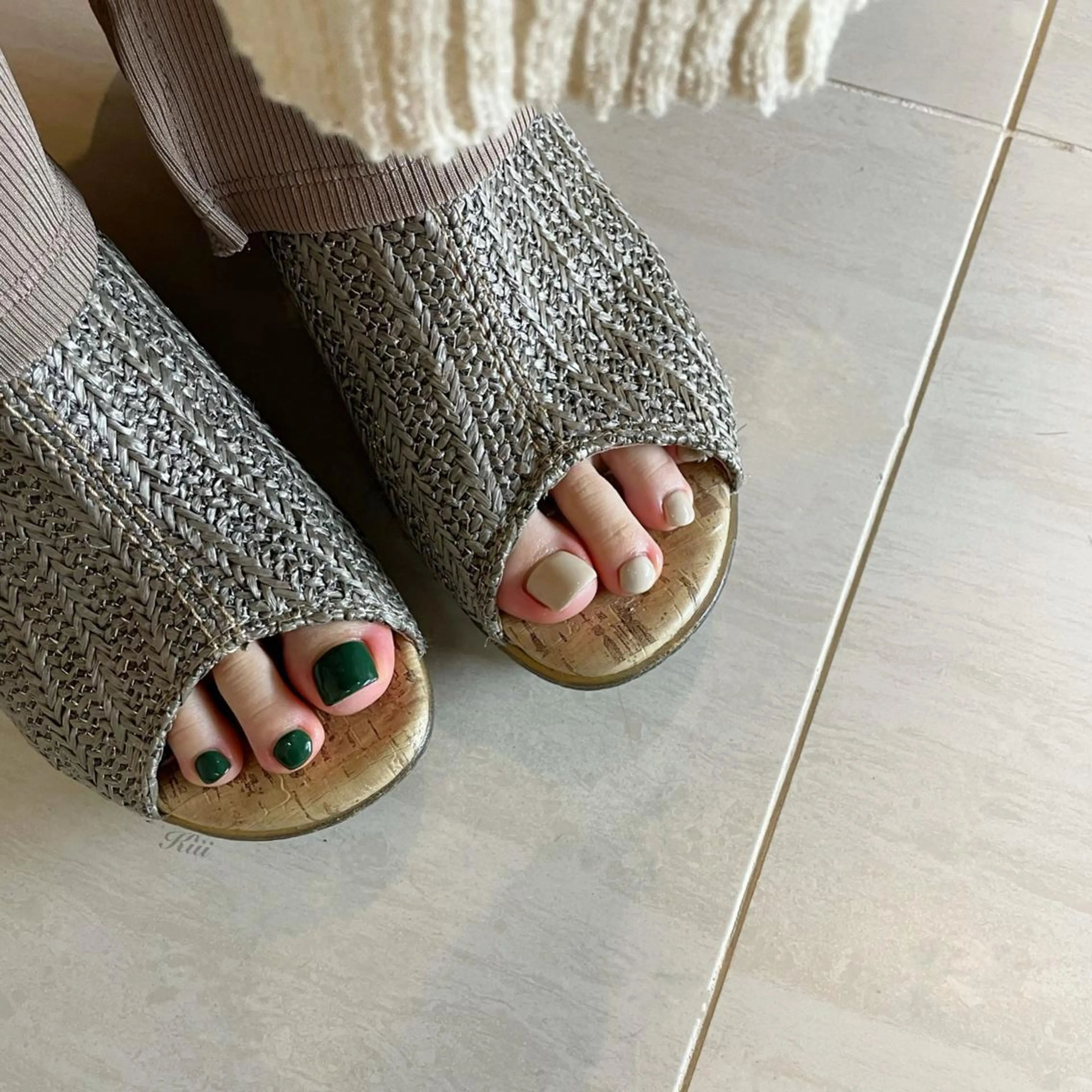 ネイル フットネイル ハンドネイル フットネイル kiii.__ ✴︎*のネイルデザイン