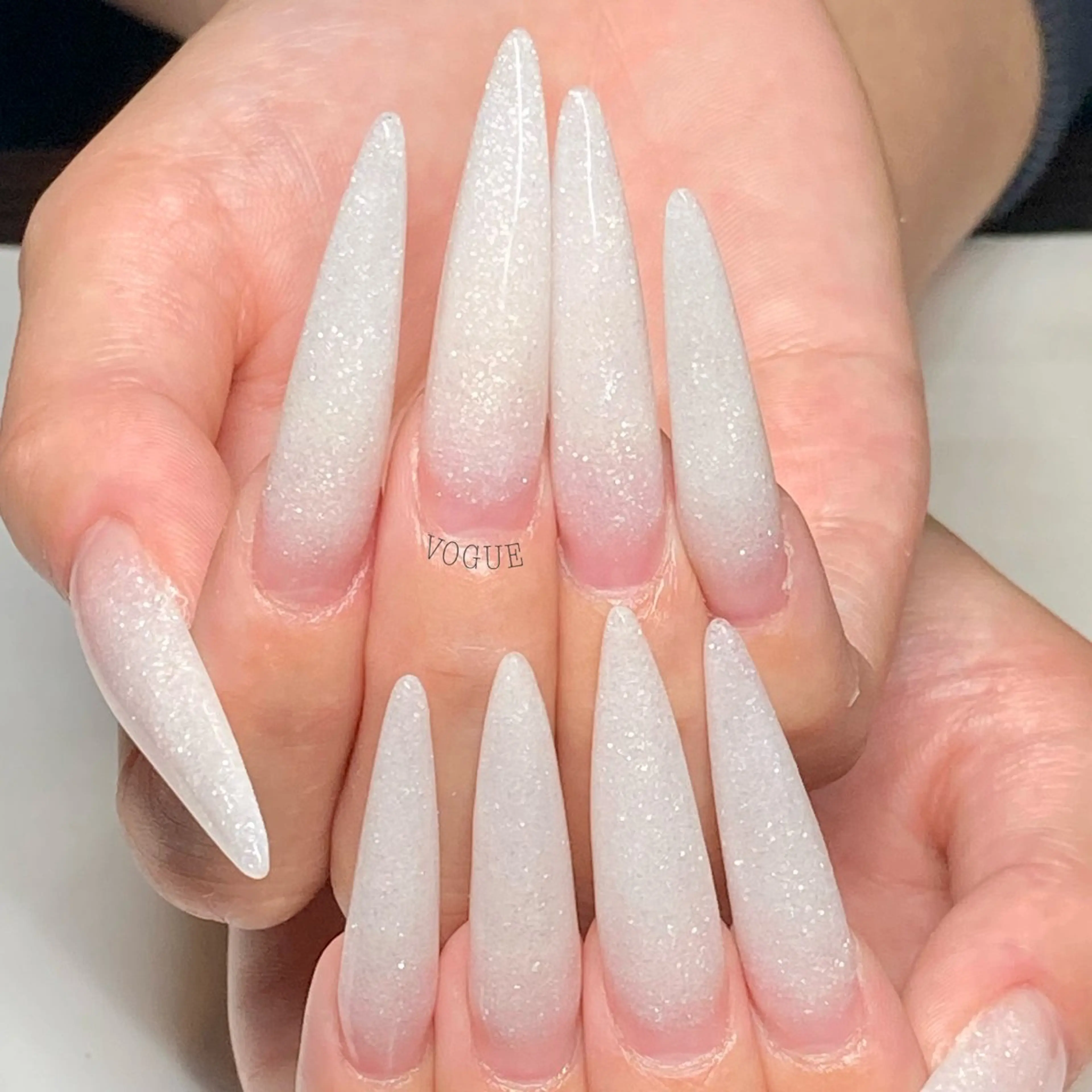 ネイル ハンドネイル VOGUE ×SWANのネイルデザイン