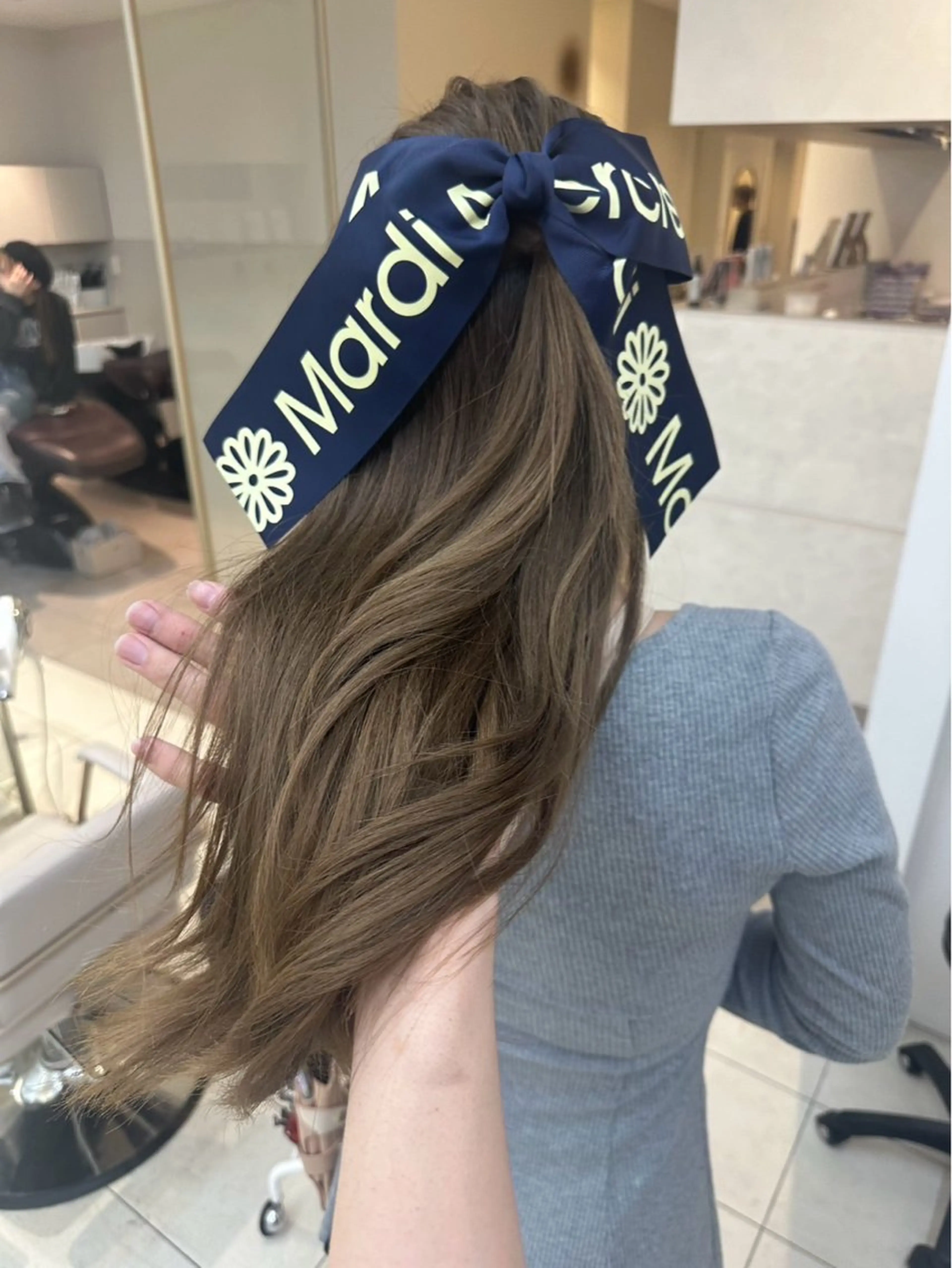 ロング カラー 似合わせレイヤー/ 透明感カラーのヘアスタイル