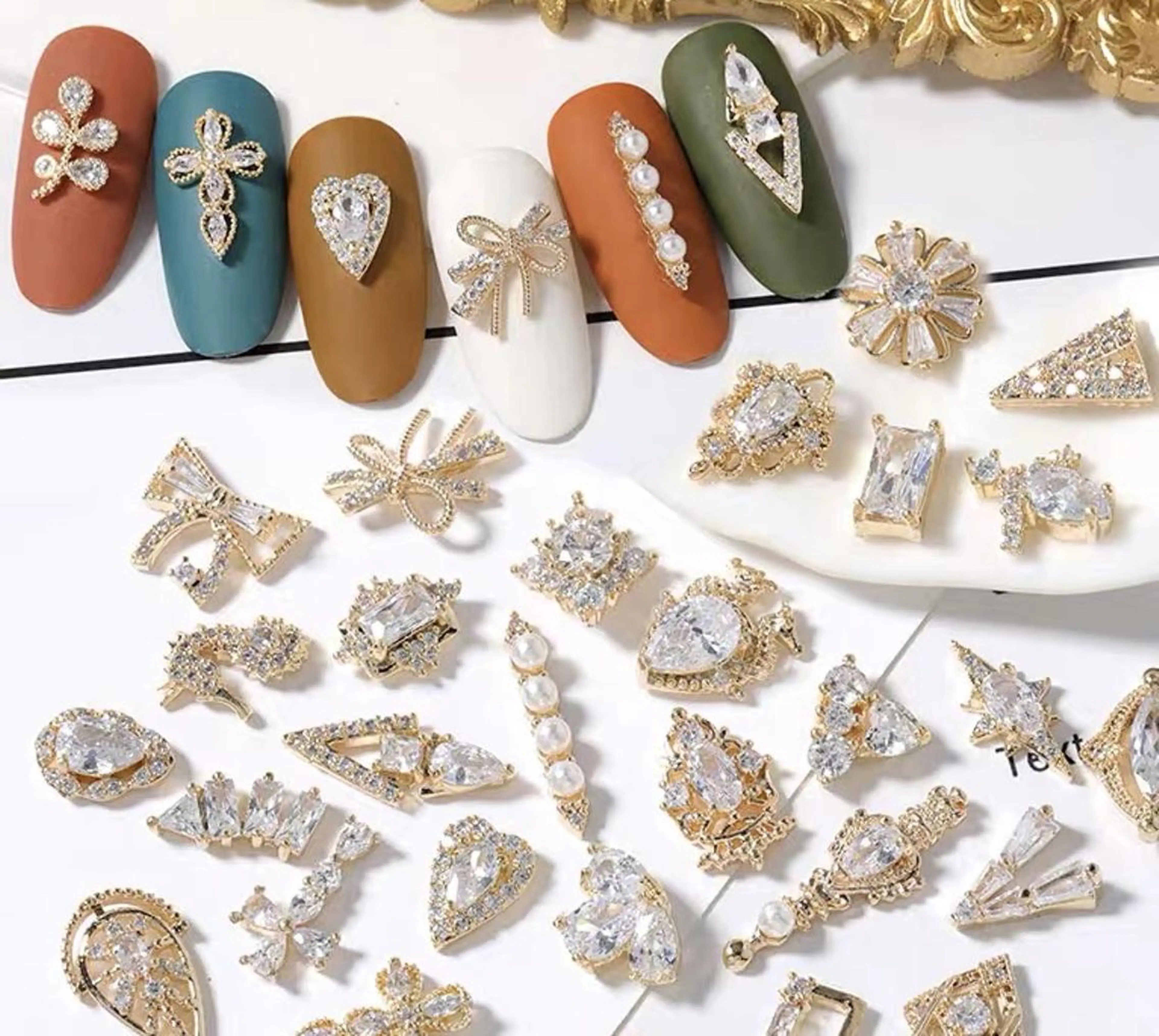 ネイル AB マツエクネイルサロンのネイルデザイン