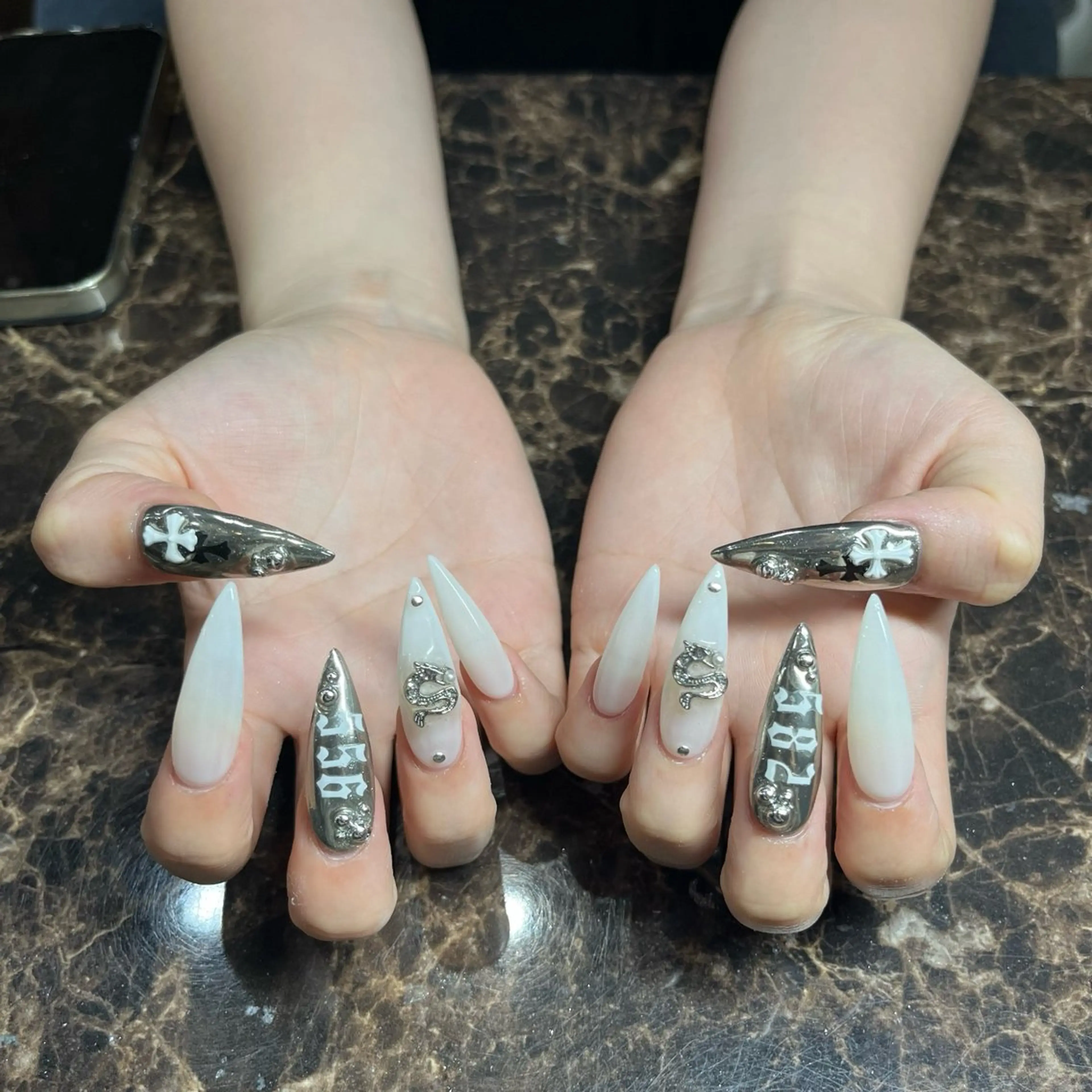 ネイル ハンドネイル IROHA nail Ami🐊🎀のネイルデザイン