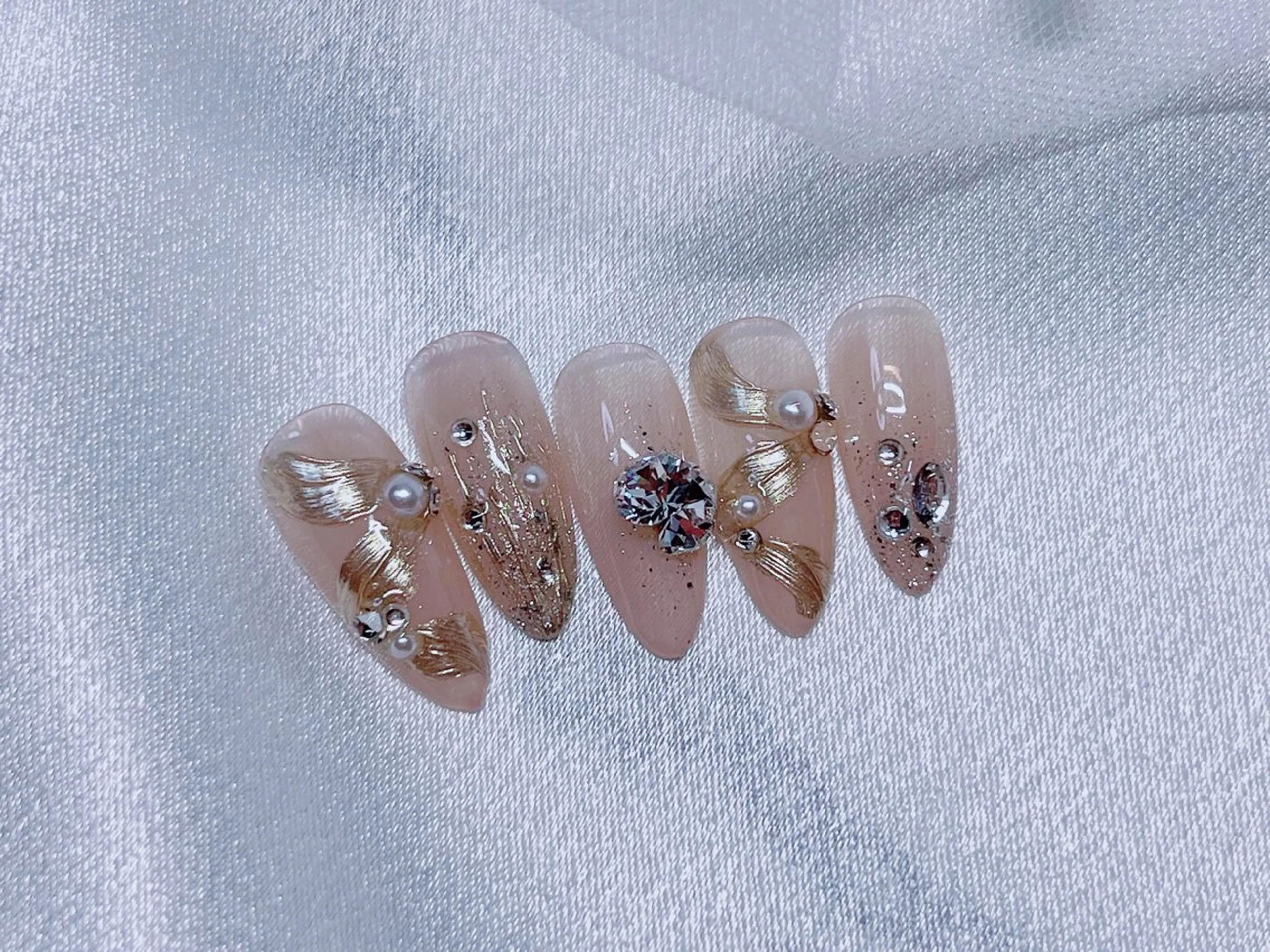 ネイル Cutil. Nail🌈のネイルデザイン