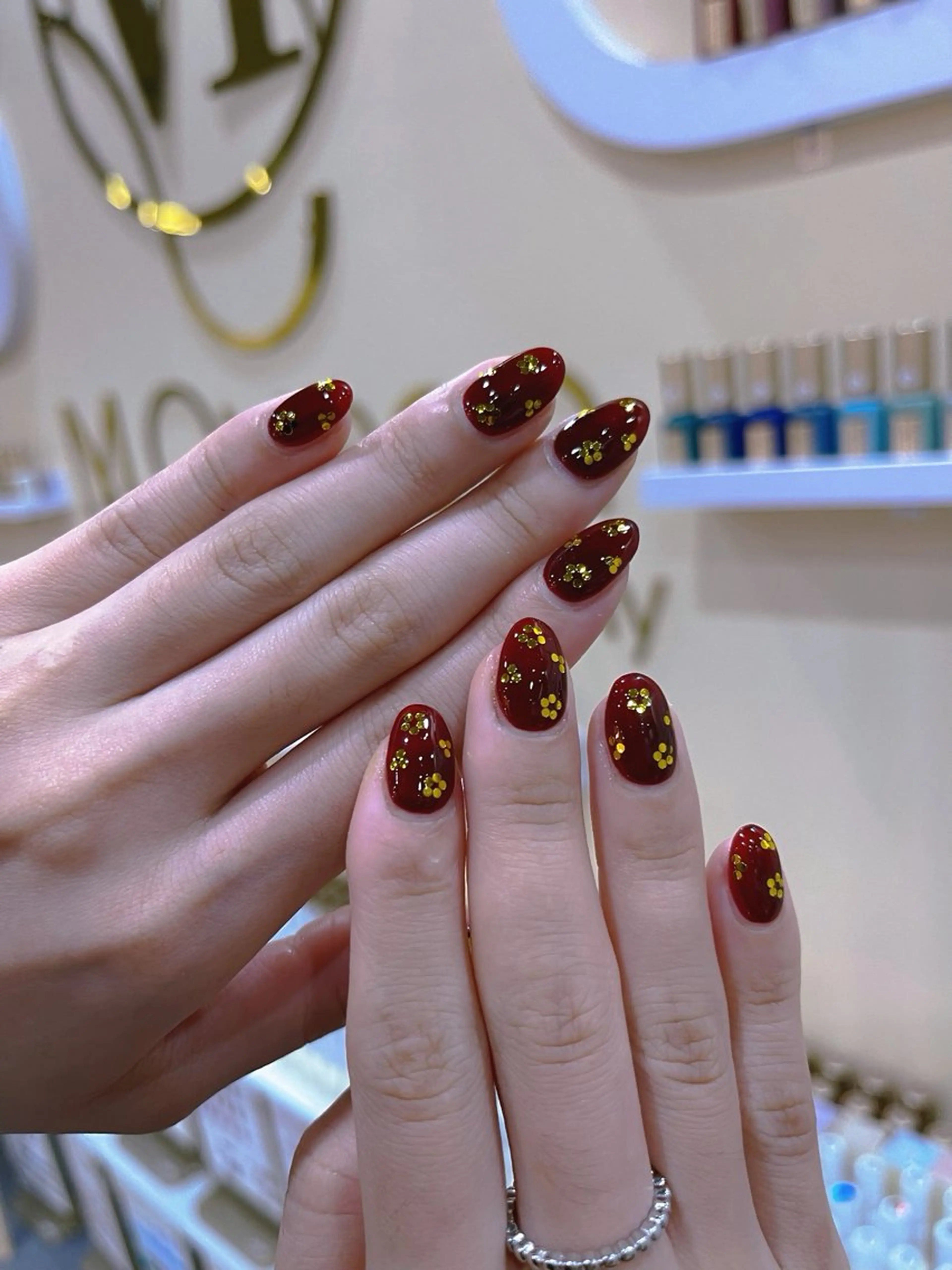 ネイル MQueen ネイルサロンマルのネイルデザイン