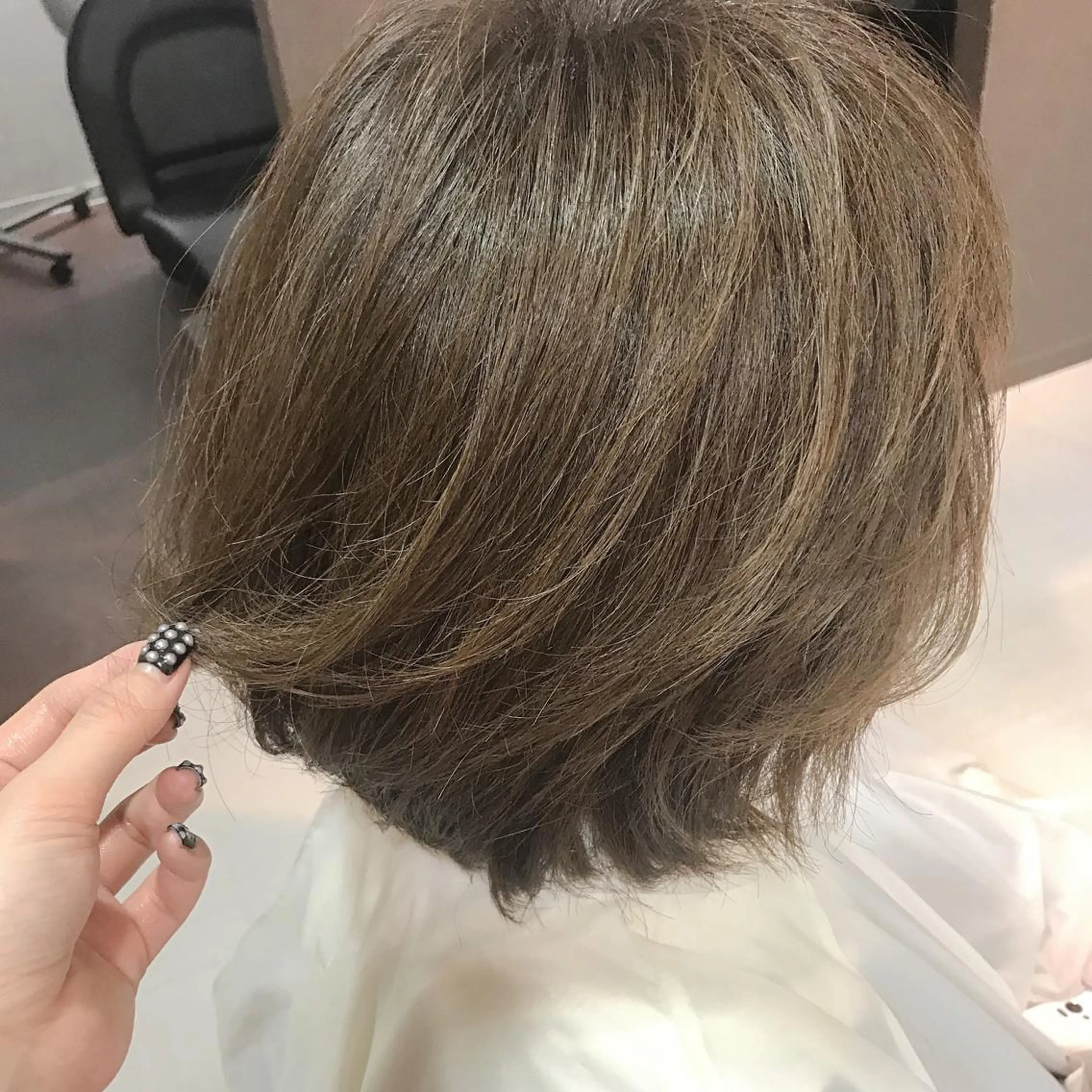 ショート カラー ベージュカラー 黒髪 青木 香怜のマツエク・マツパデザイン