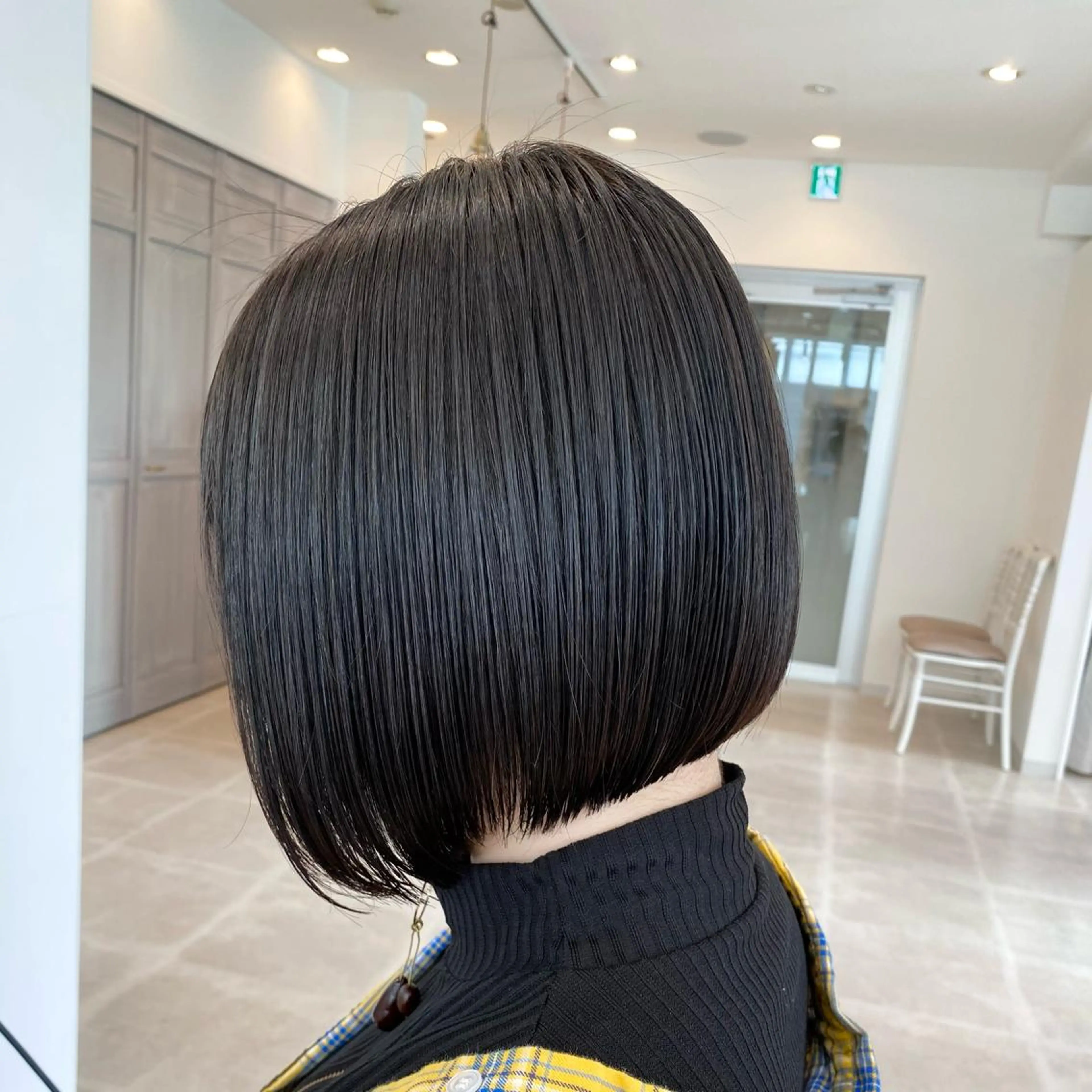 ショート ブリーチなし✨艶髪 カラー𓃲YAGIのヘアスタイル