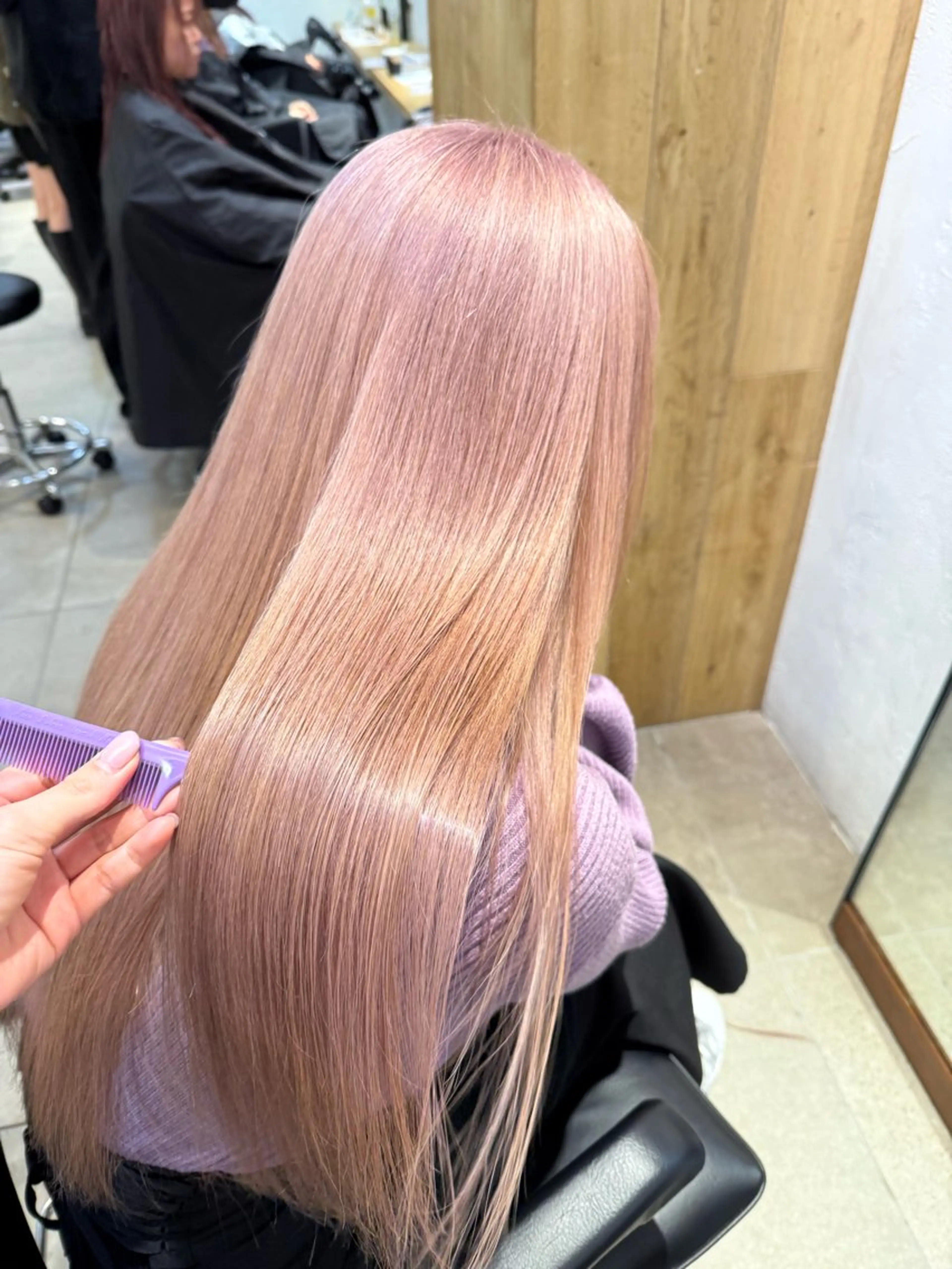 ロング カラー ミルクティー× グレージュMOMOのヘアスタイル