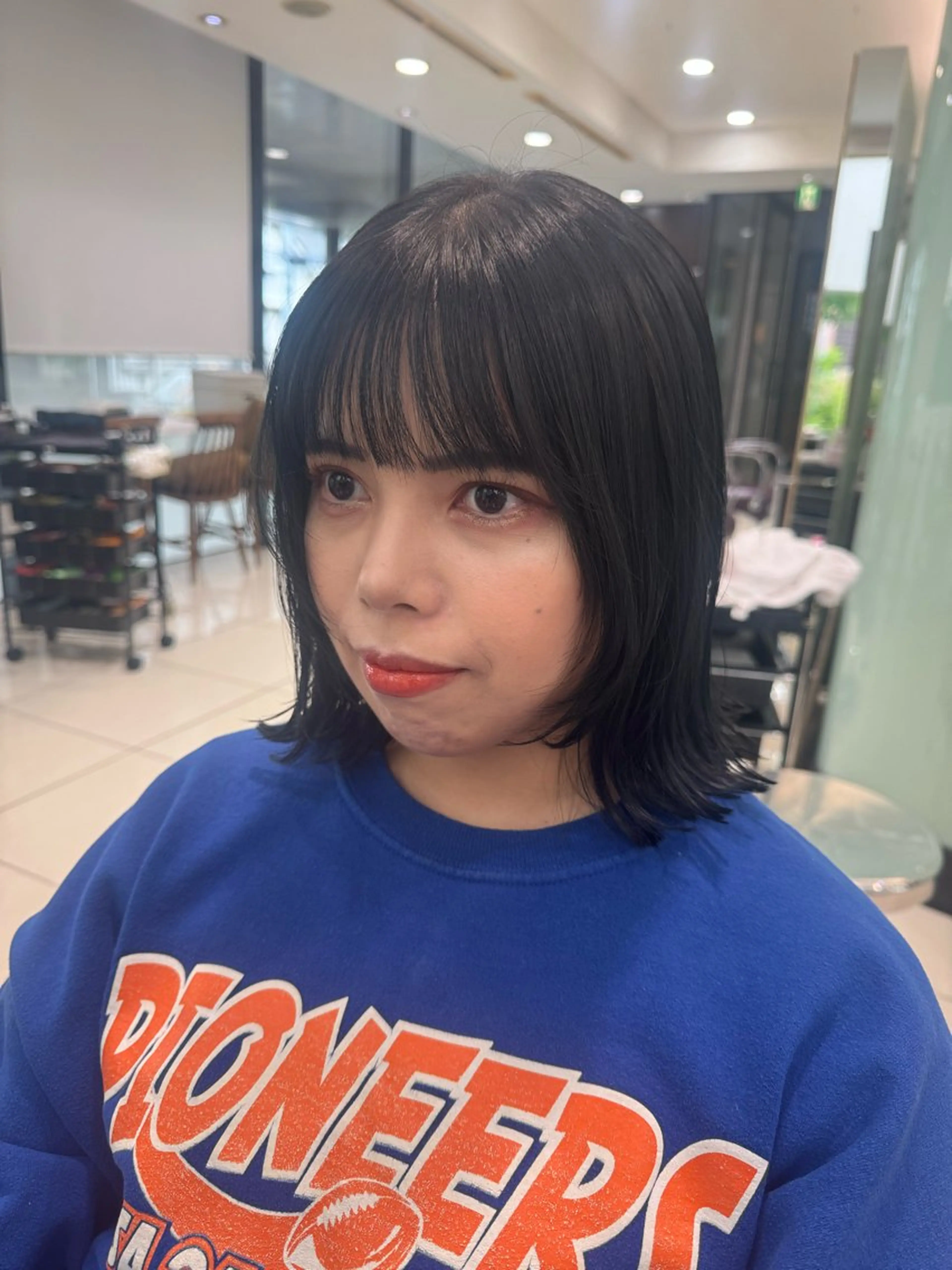 ミディアム ボブレイヤー ボブ レイヤーカット カット ヘアカラー トリートメント 大人可愛い♡コテ巻き パーマ🌼杉田 萌恵のヘアスタイル