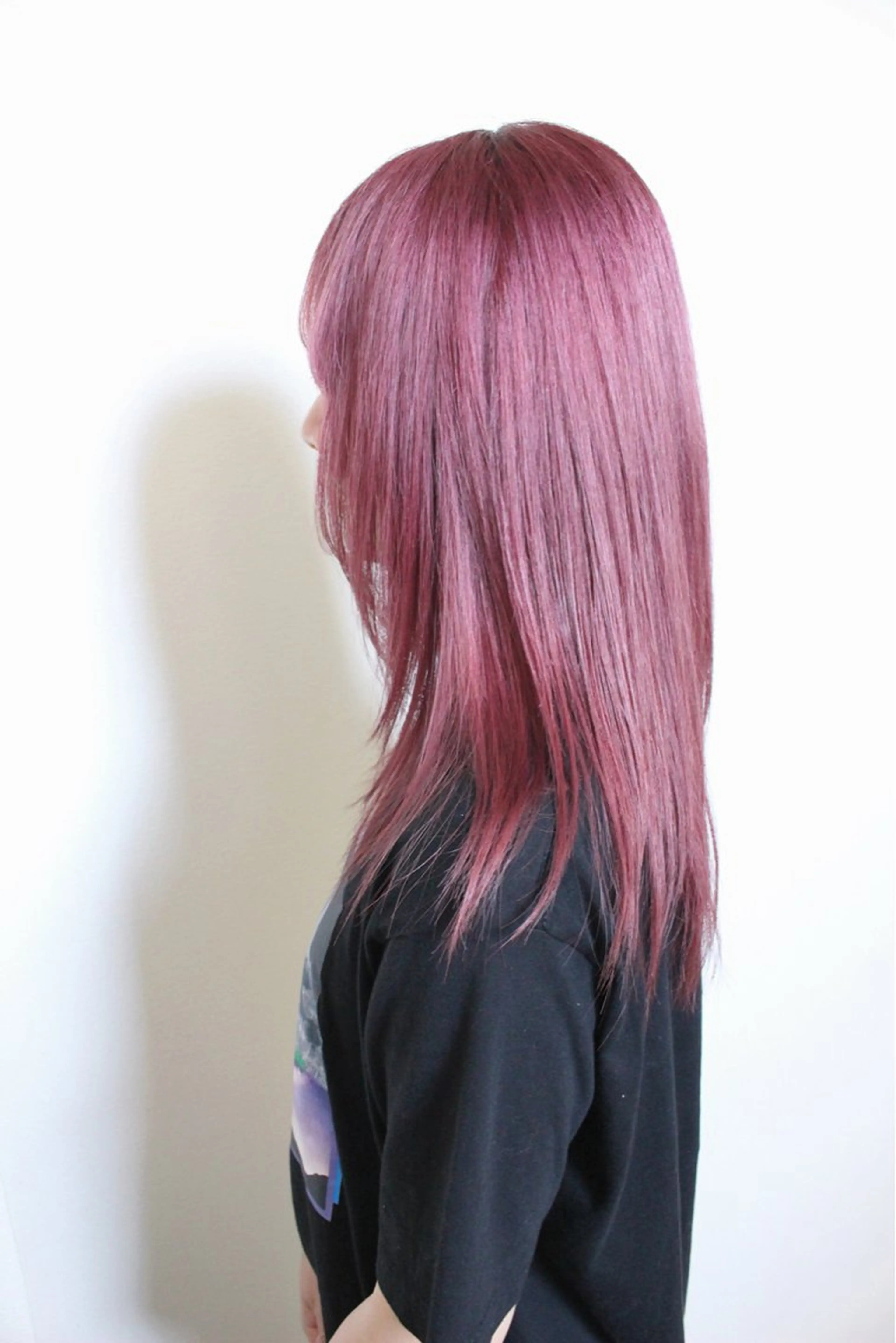 セミロング カラー ブリーチ ピンクカラー レイヤーカット ヘアカラー 土居 正季のヘアスタイル