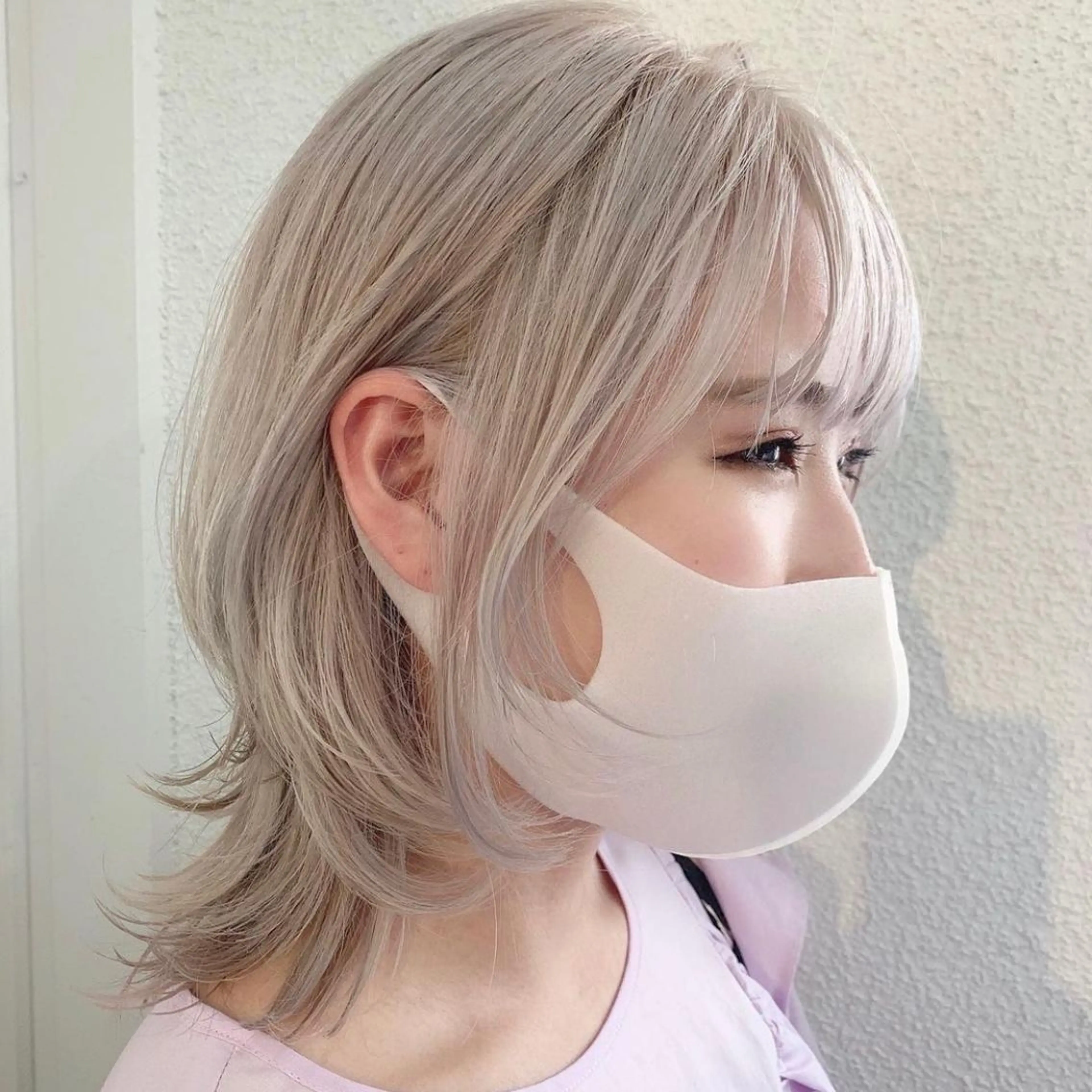 ミディアム カラー ブロンド ホワイトブロンド カット トリートメント 韓国ヘア /男女☘️ 細江 美紅のヘアスタイル