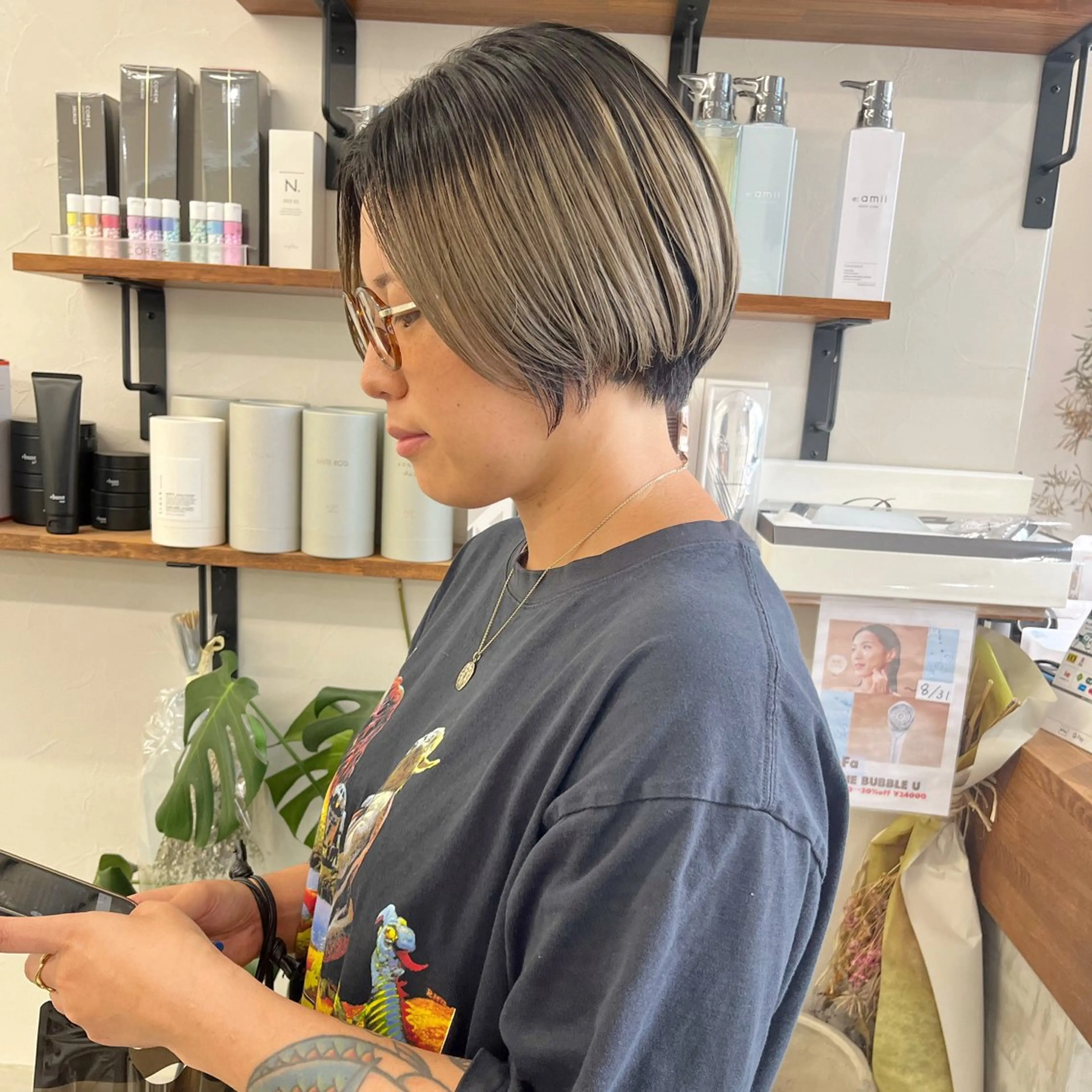 ショート カラー ショートボブ ベージュカラー ブリーチ ブリーチなしカラー ボブ カット ヘアカラー トリートメント 初めてのショート お任せください✂️のヘアスタイル