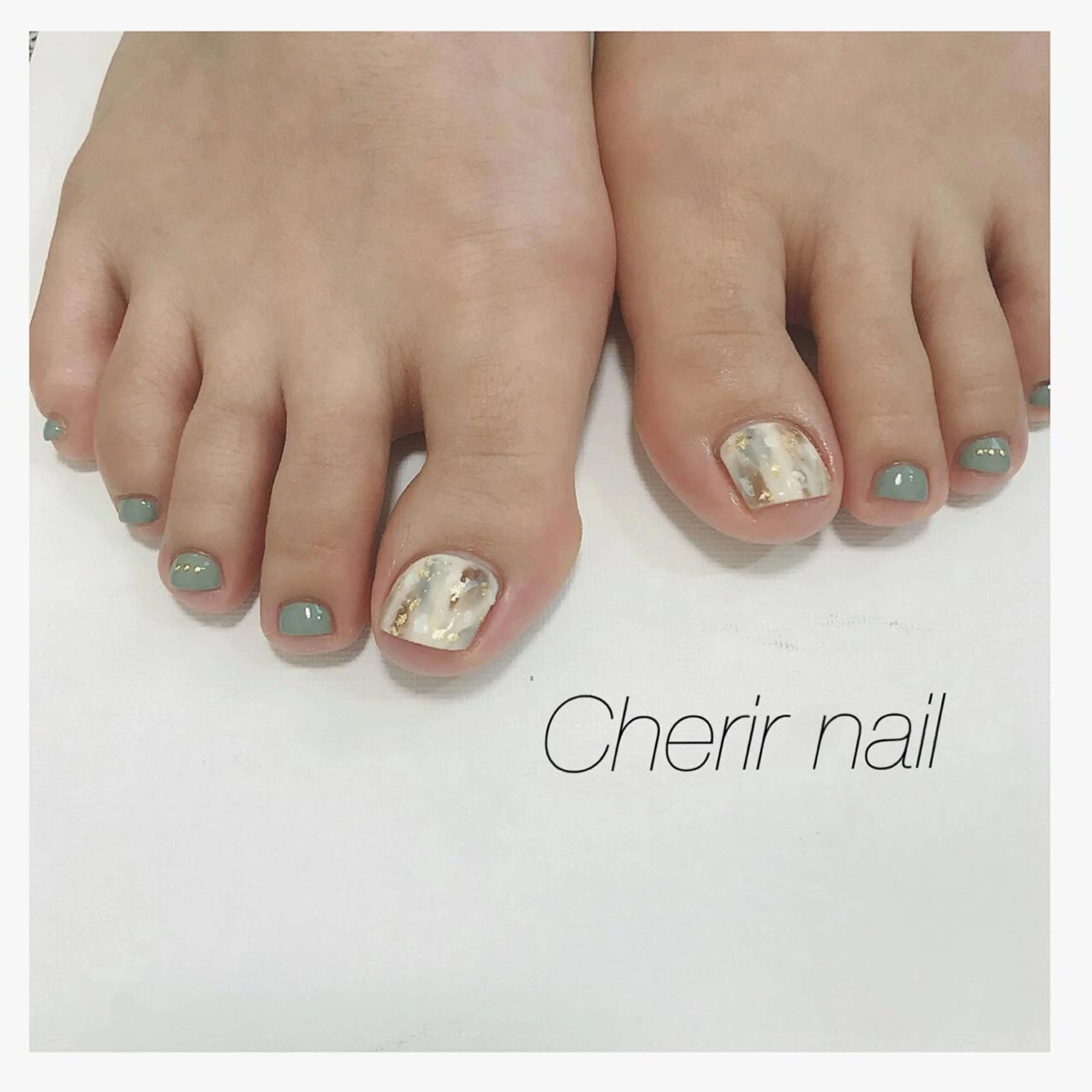 ネイル アートネイル カジュアル グリーン ニュアンスネイル シンプルネイル Cherirnail kaoriのネイルデザイン