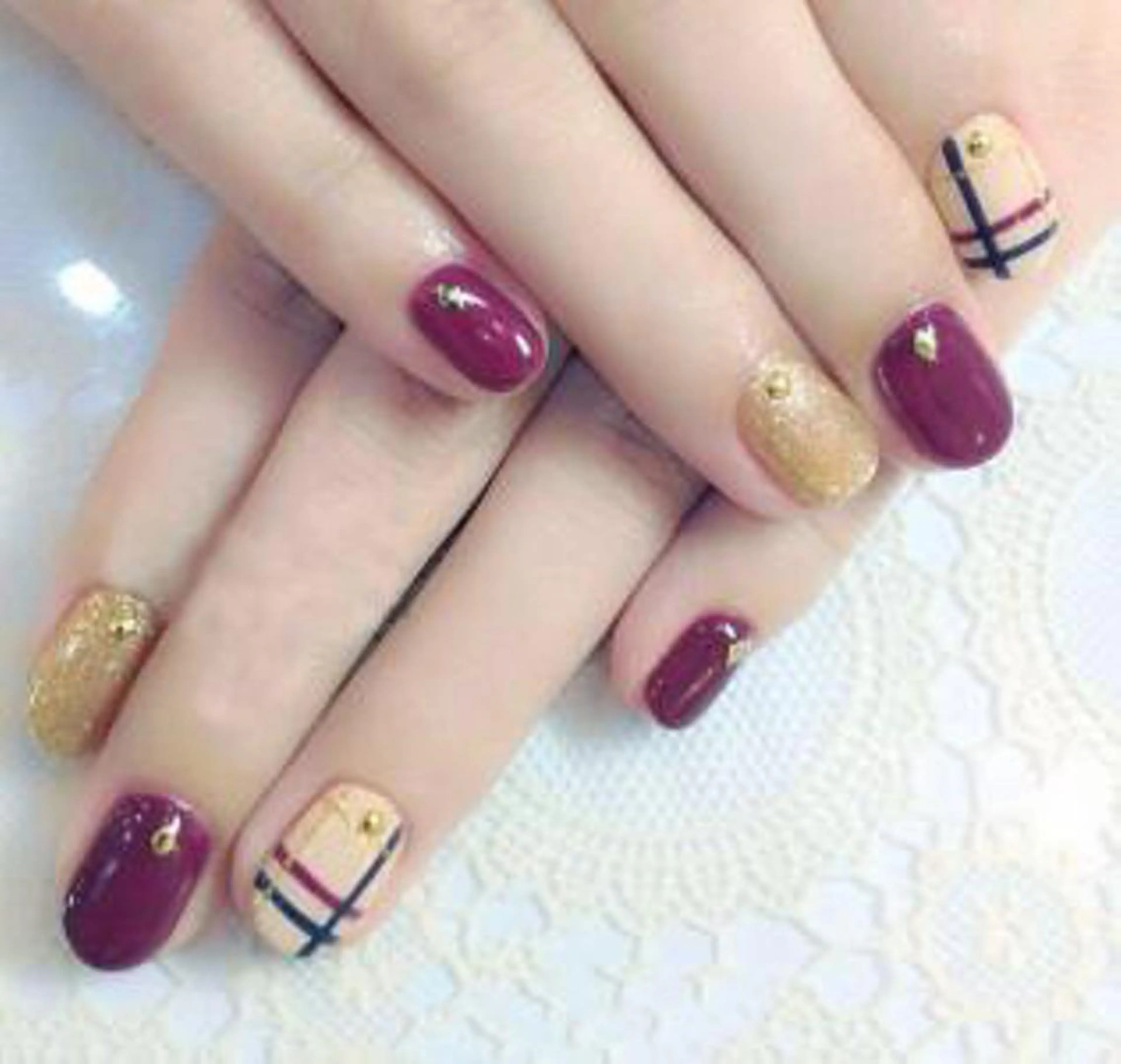 ショート SINCERELY シンシアリー🌈のネイルデザイン