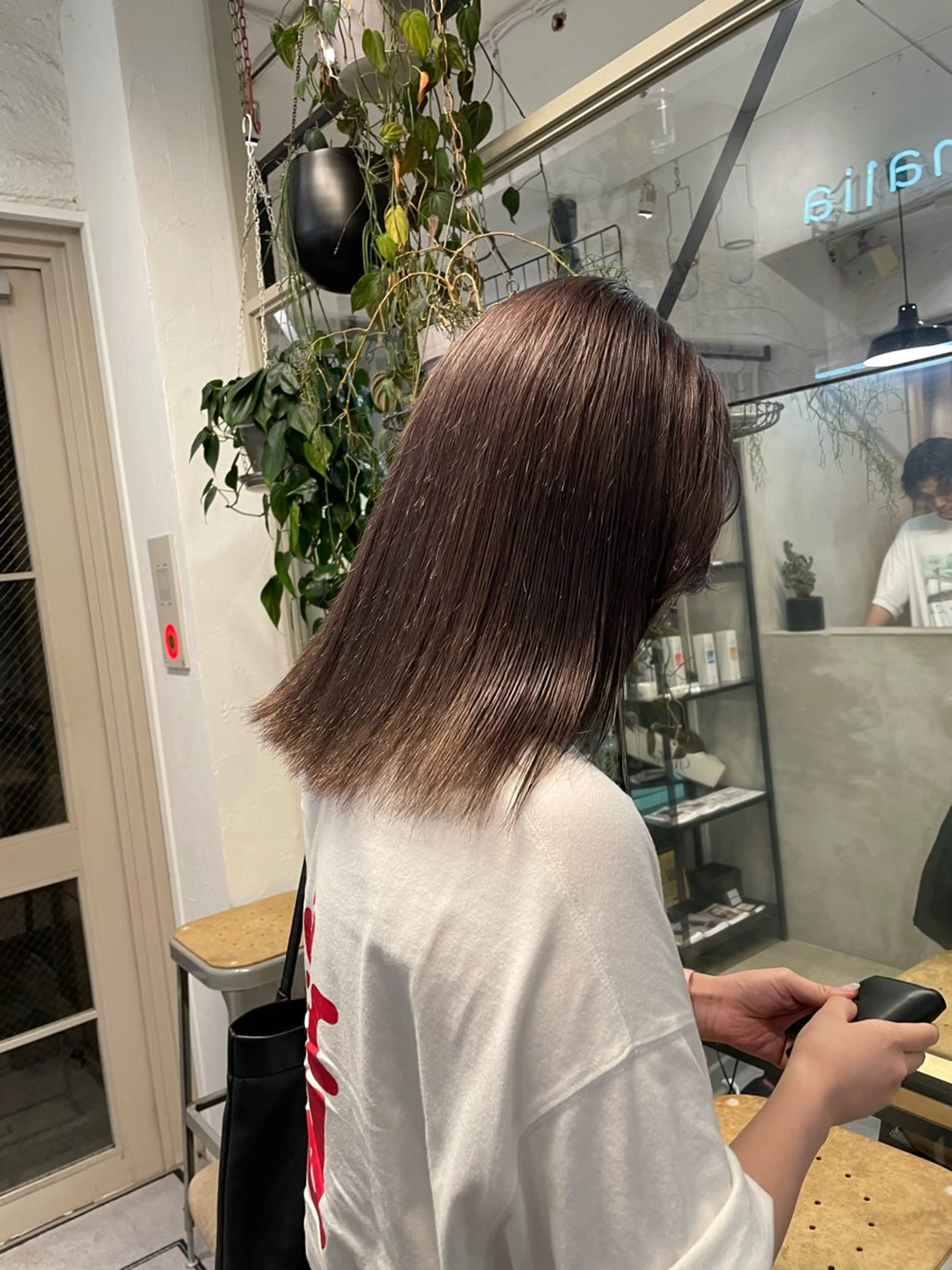 ミディアム カラー ミルクティー× グレージュMOMOのヘアスタイル