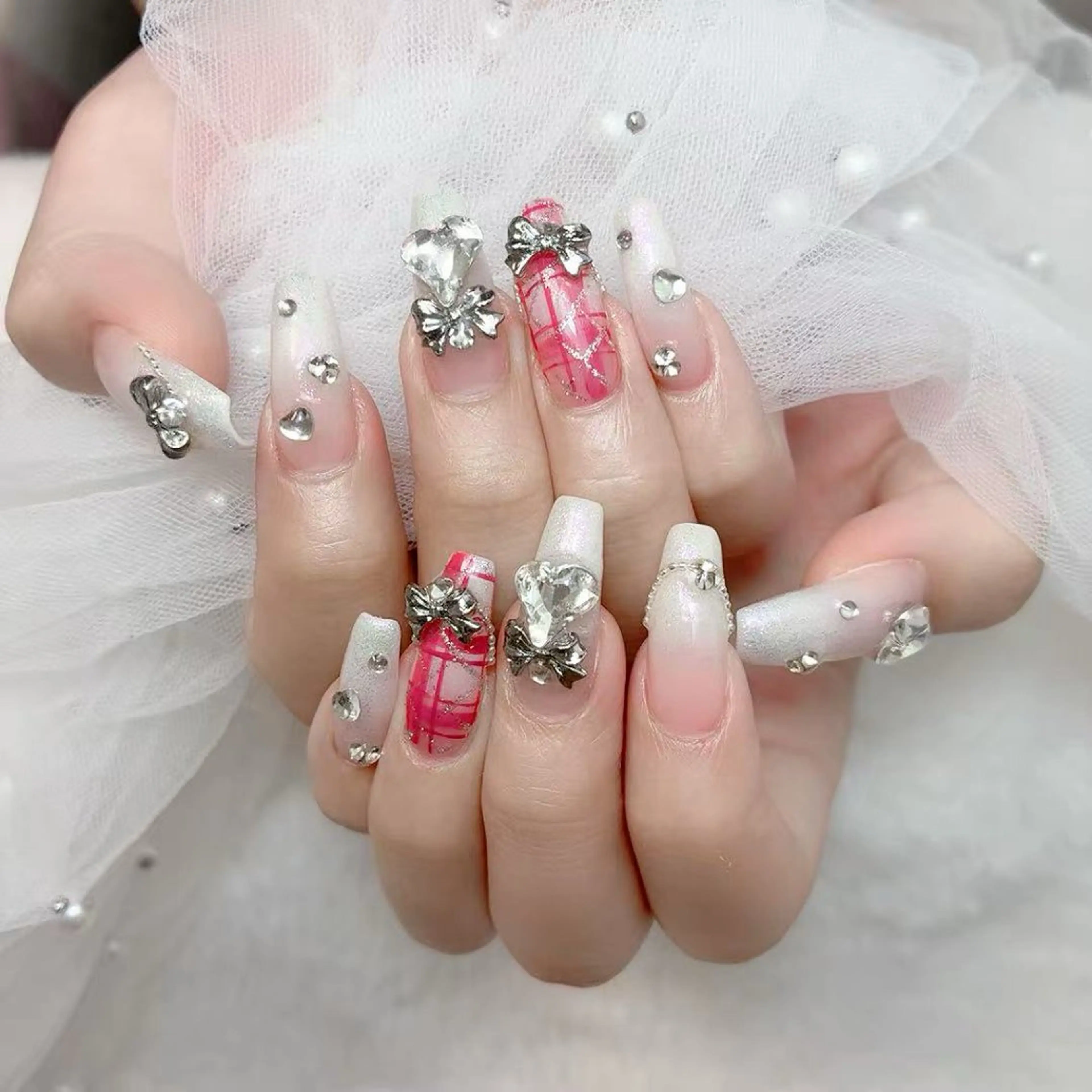 ネイル アートネイル フットネイル ジェルネイル マグネットネイル 持ち込み ハンドネイル B·U Nail大宮 長さだし専門店のネイルデザイン