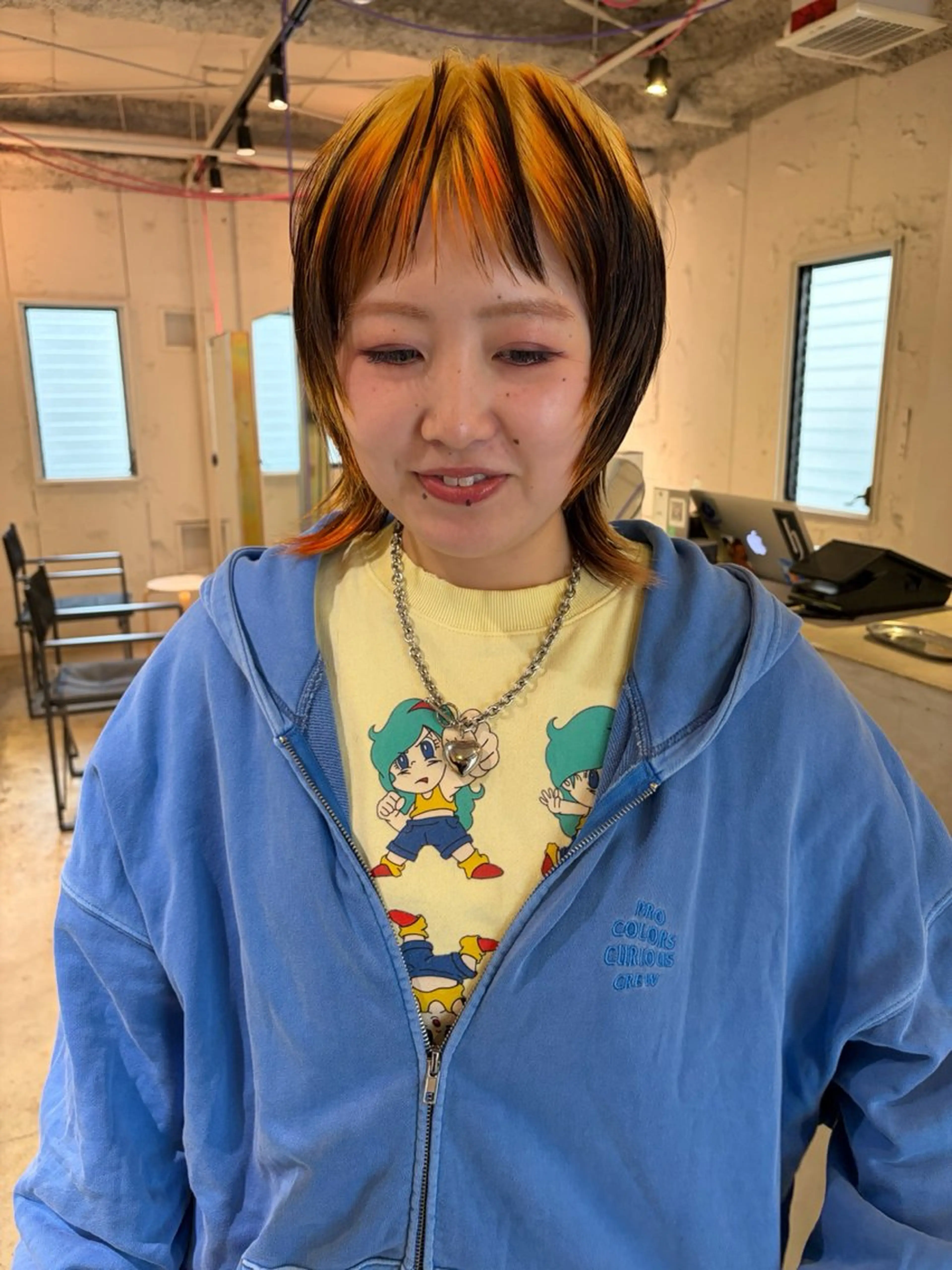 ミディアム カラー ブリーチ ウルフカット カット ヘアカラー トリートメント Loom.所属・村上雅人 ナチュラルモードのヘアスタイル