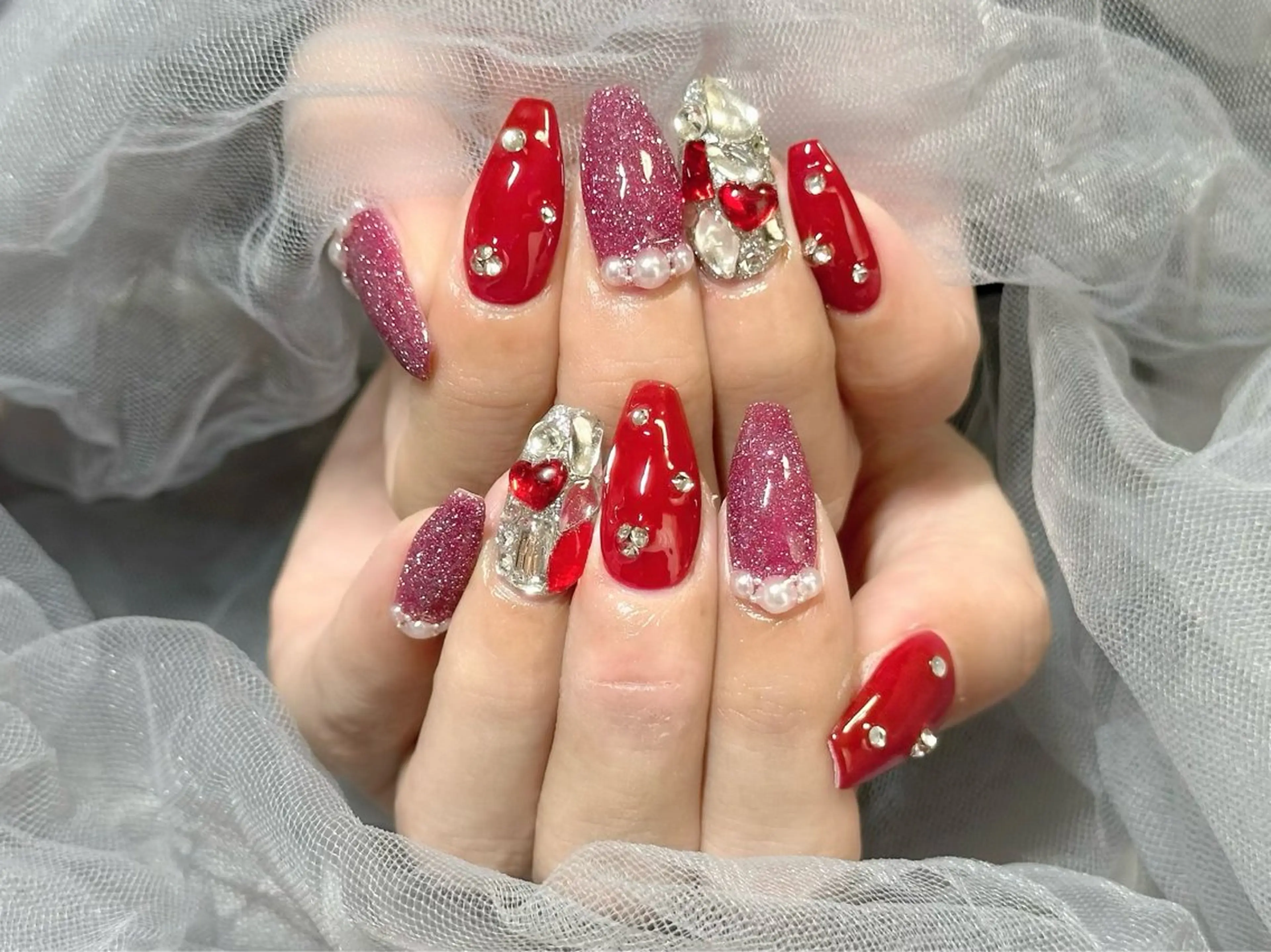 ネイル フラッシュネイル ラメ(グリッター) ピンク 赤色 ハンドネイル Nail Salon KURELLYのネイルデザイン