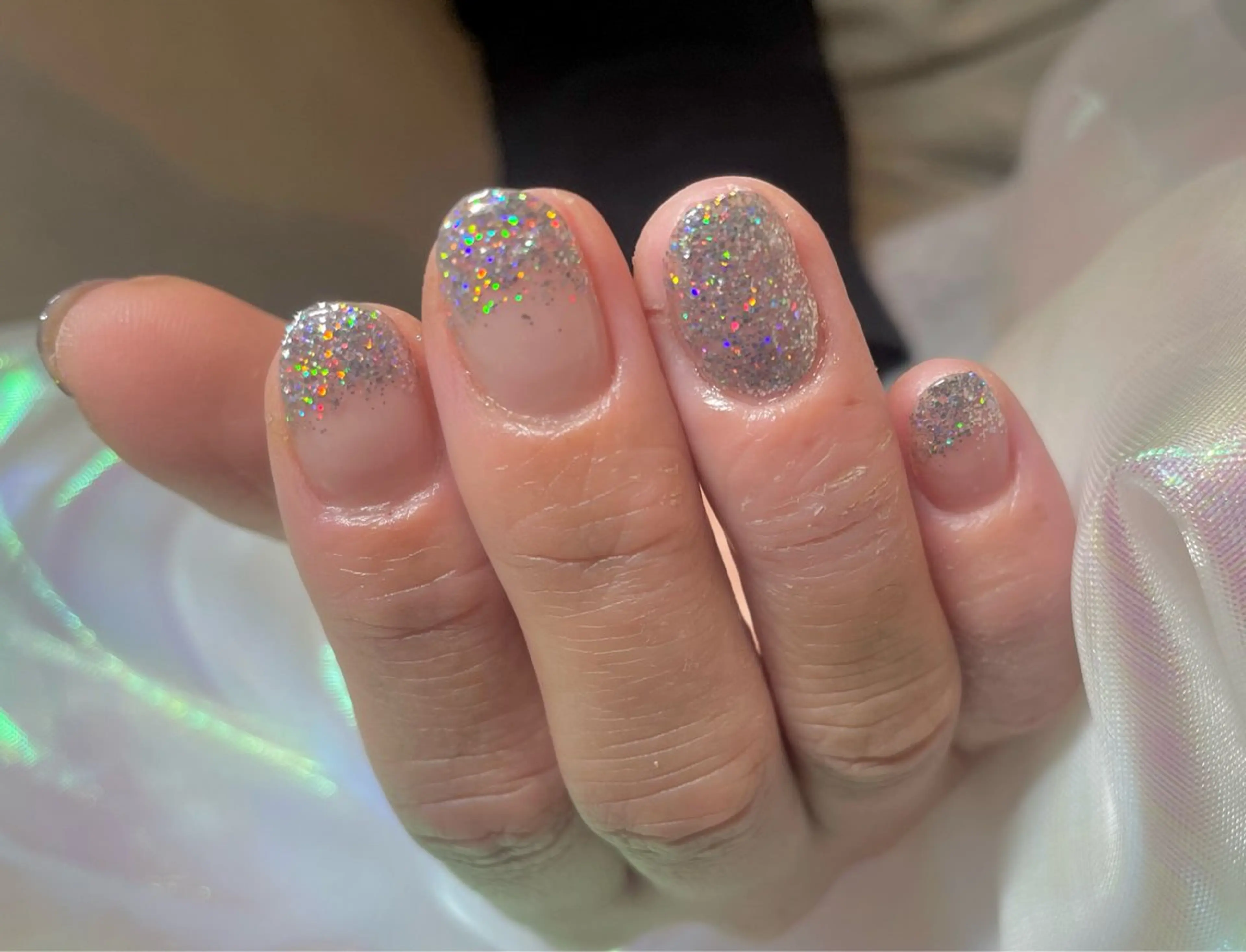 ネイル グラデーション キラキラネイル ラメ(グリッター) ラメグラデーション シルバー k+1💅nail salon所属・k+1 nail salonのネイルデザイン