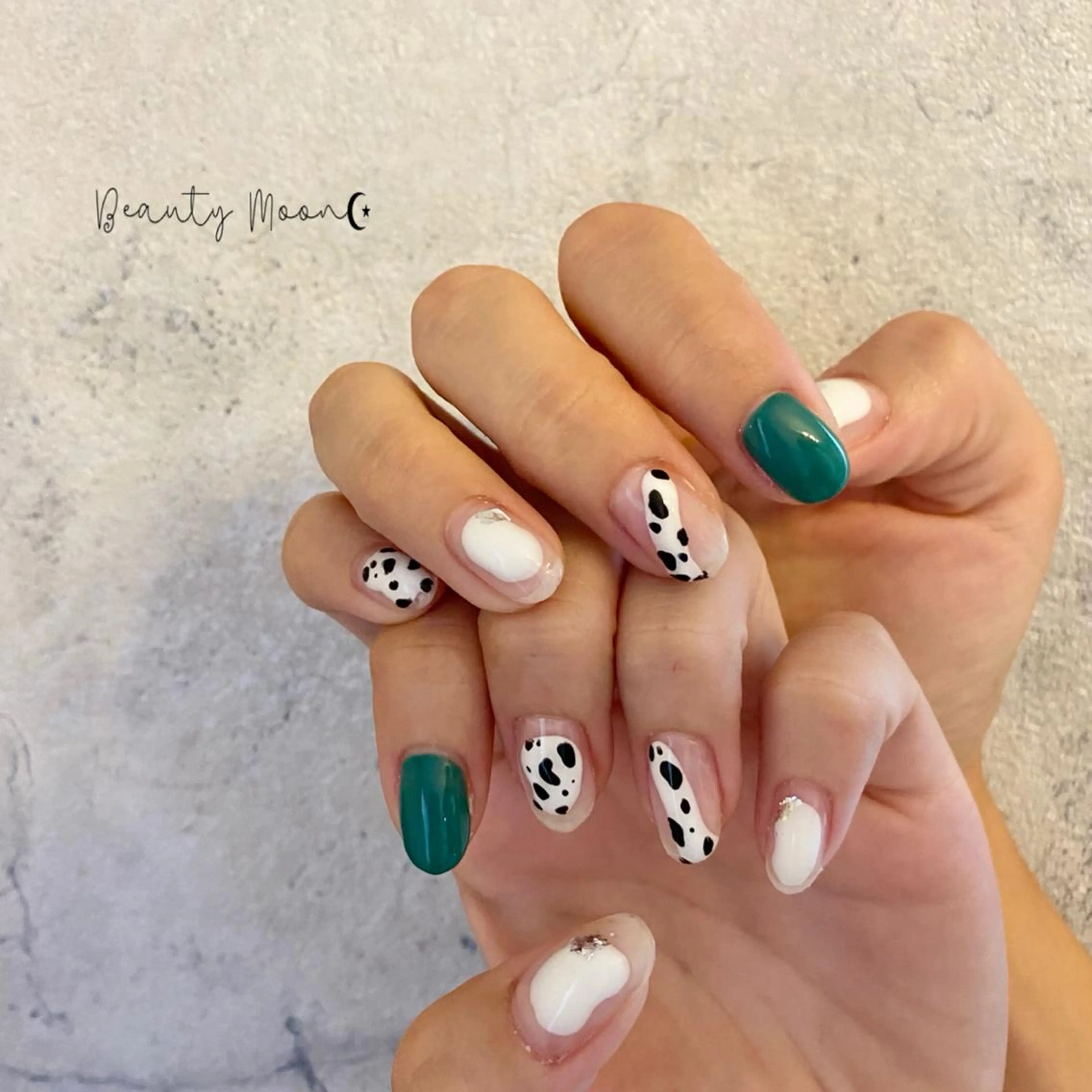 ネイル アートネイル グリーン ハート ミラーネイル 持ち込み ハンドネイル beauty ☪︎moonのネイルデザイン