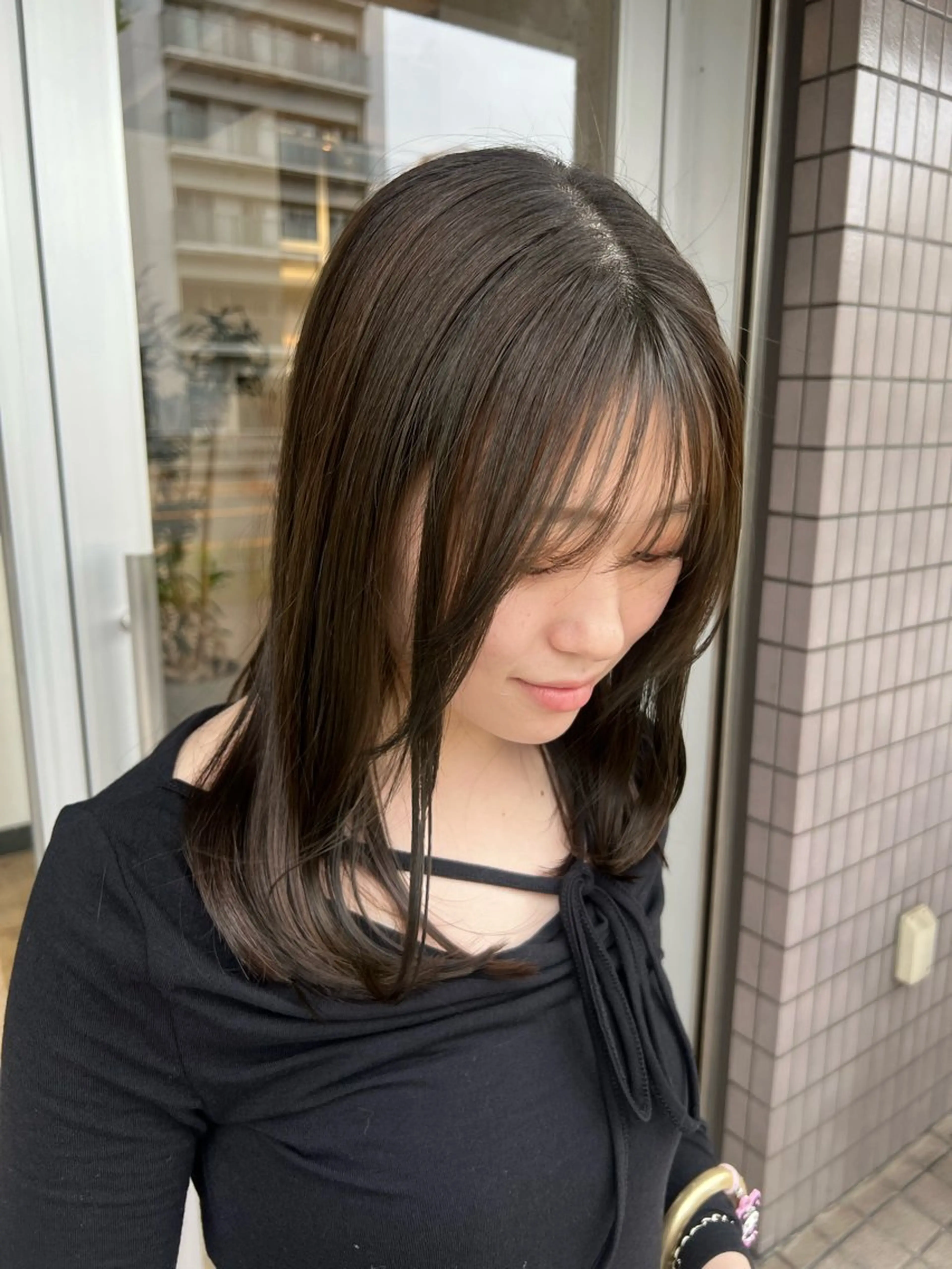 ミディアム piilo/ 岩花梨乃のヘアスタイル