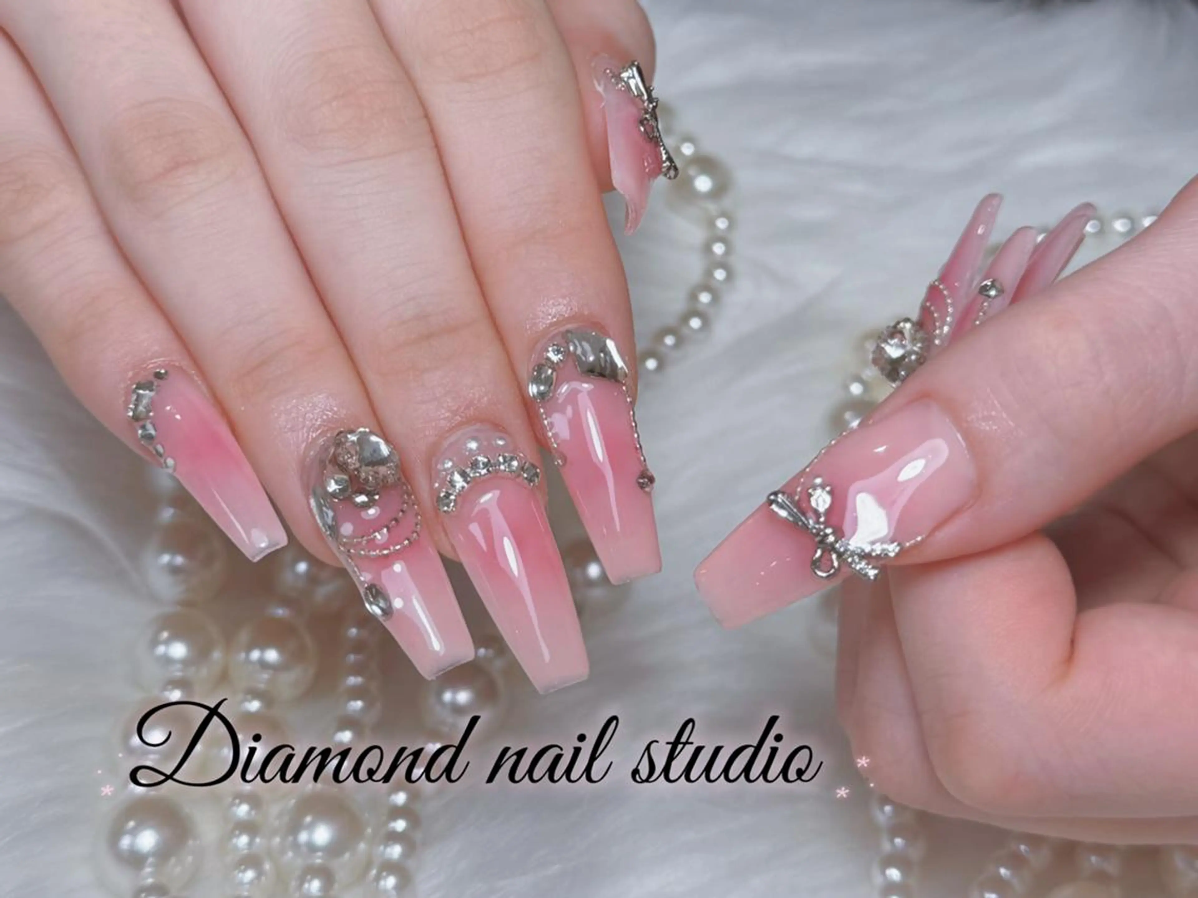 ネイル キラキラネイル 韓国ネイル マグネットネイル マットネイル 持ち込み ハンドネイル ハンドケア Asher-Hana 🎗のネイルデザイン