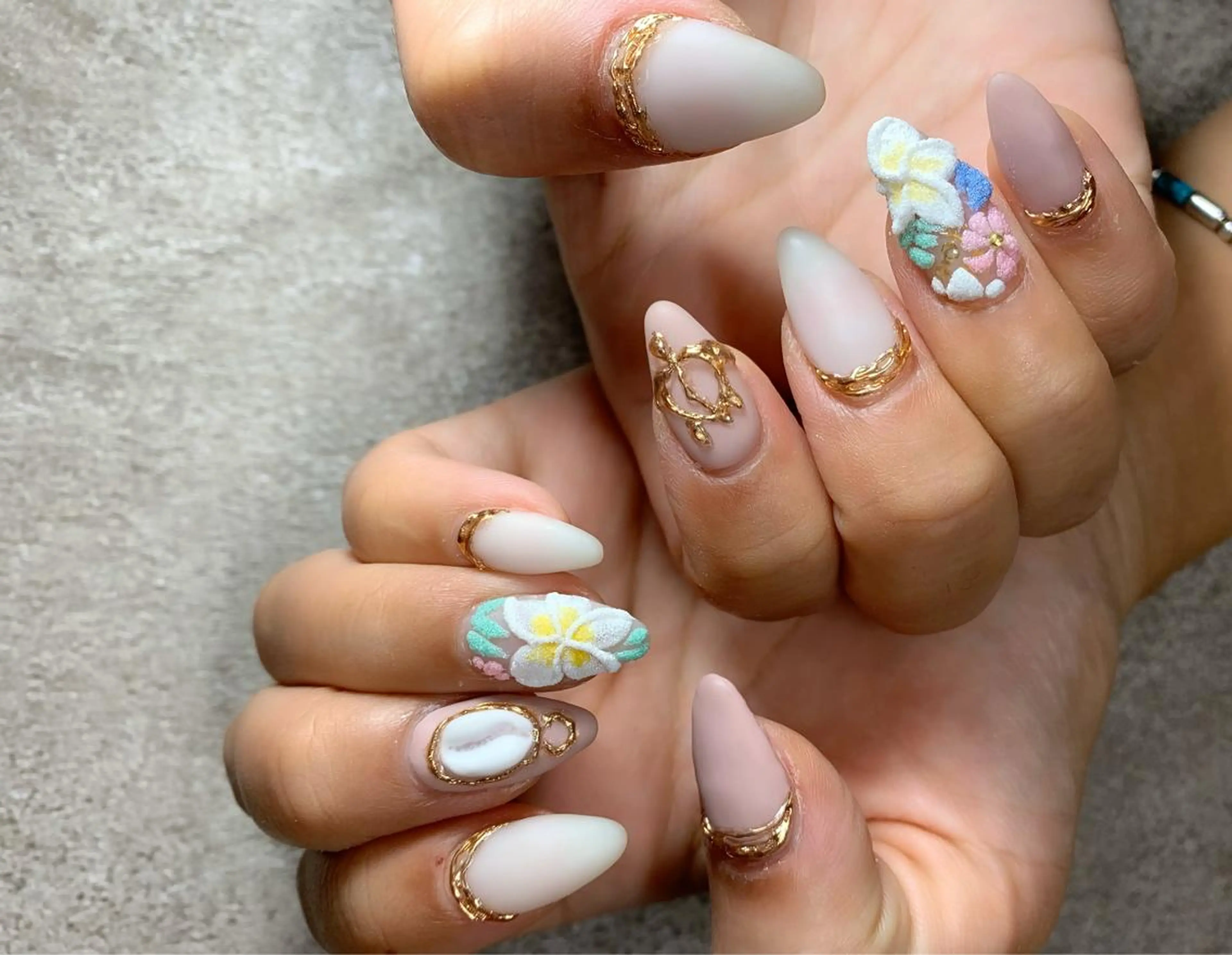 ネイル LAVISH nail salonのネイルデザイン