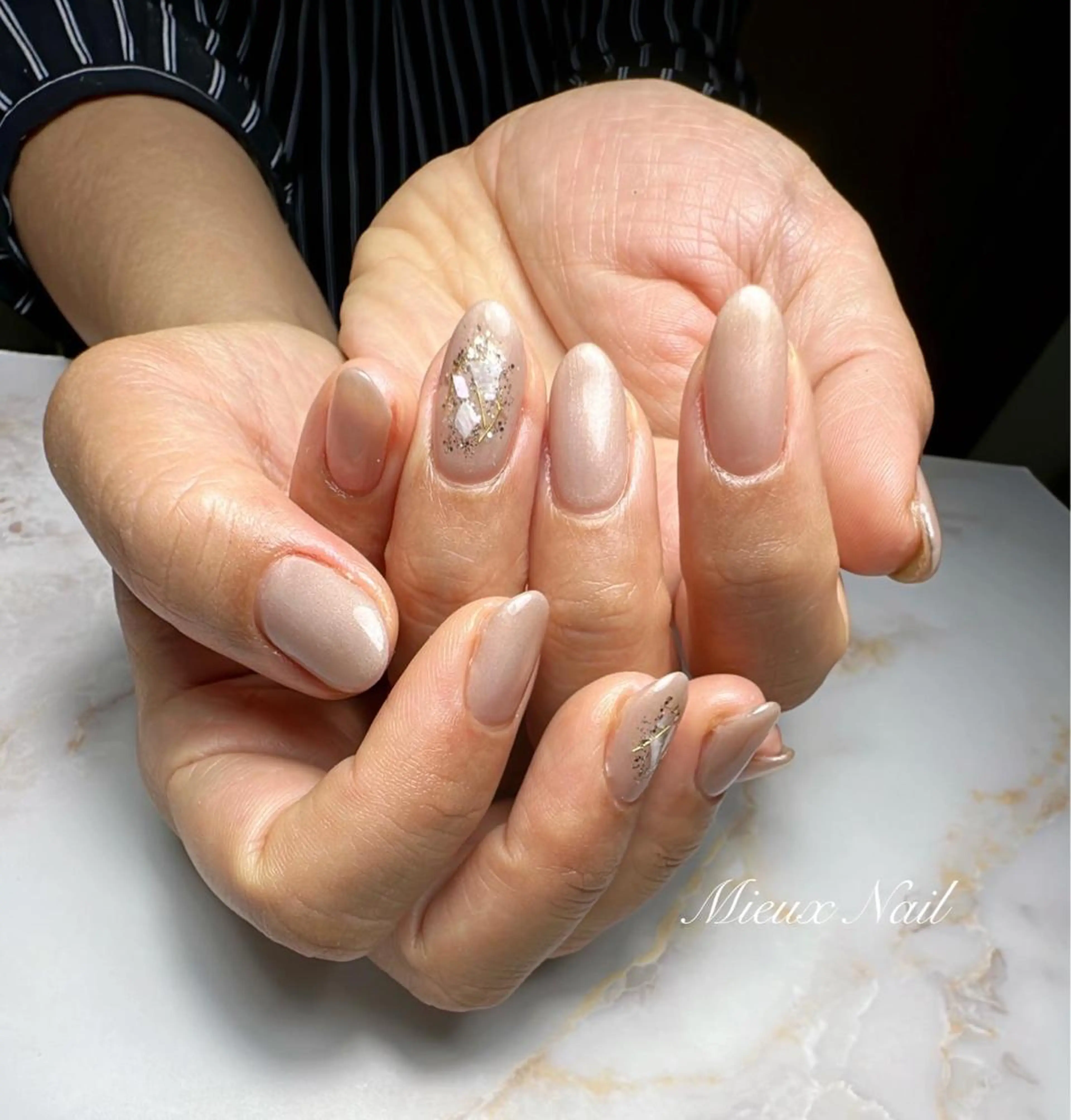 ネイル ブルー オフィスネイル ワンカラーネイル シンプルネイル ハンドネイル 市川 麻衣子のネイルデザイン