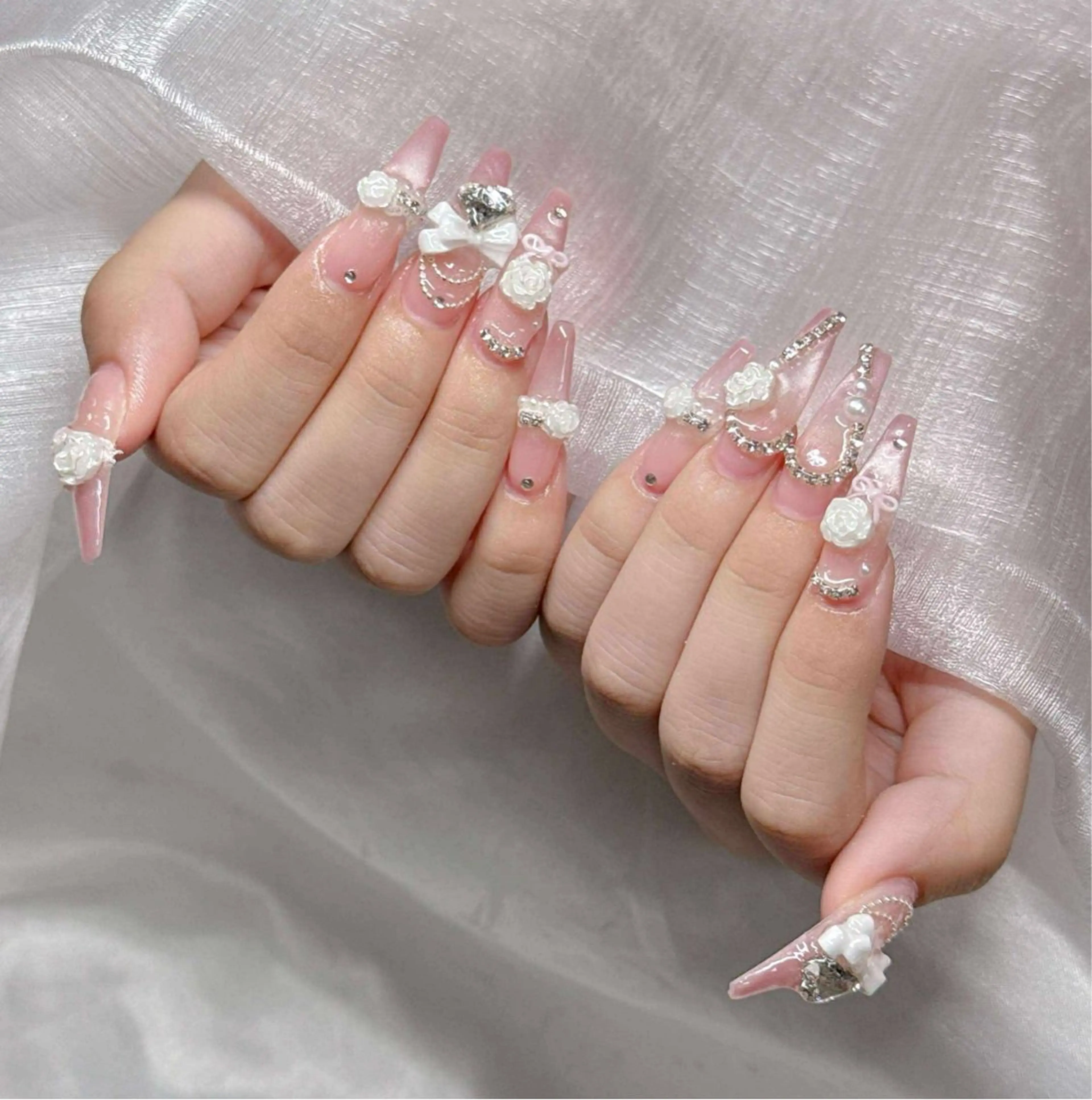 ネイル 長さ出し グラデーション 卒業式 キラキラネイル マグネットネイル ハンドネイル Lee Nailsのネイルデザイン