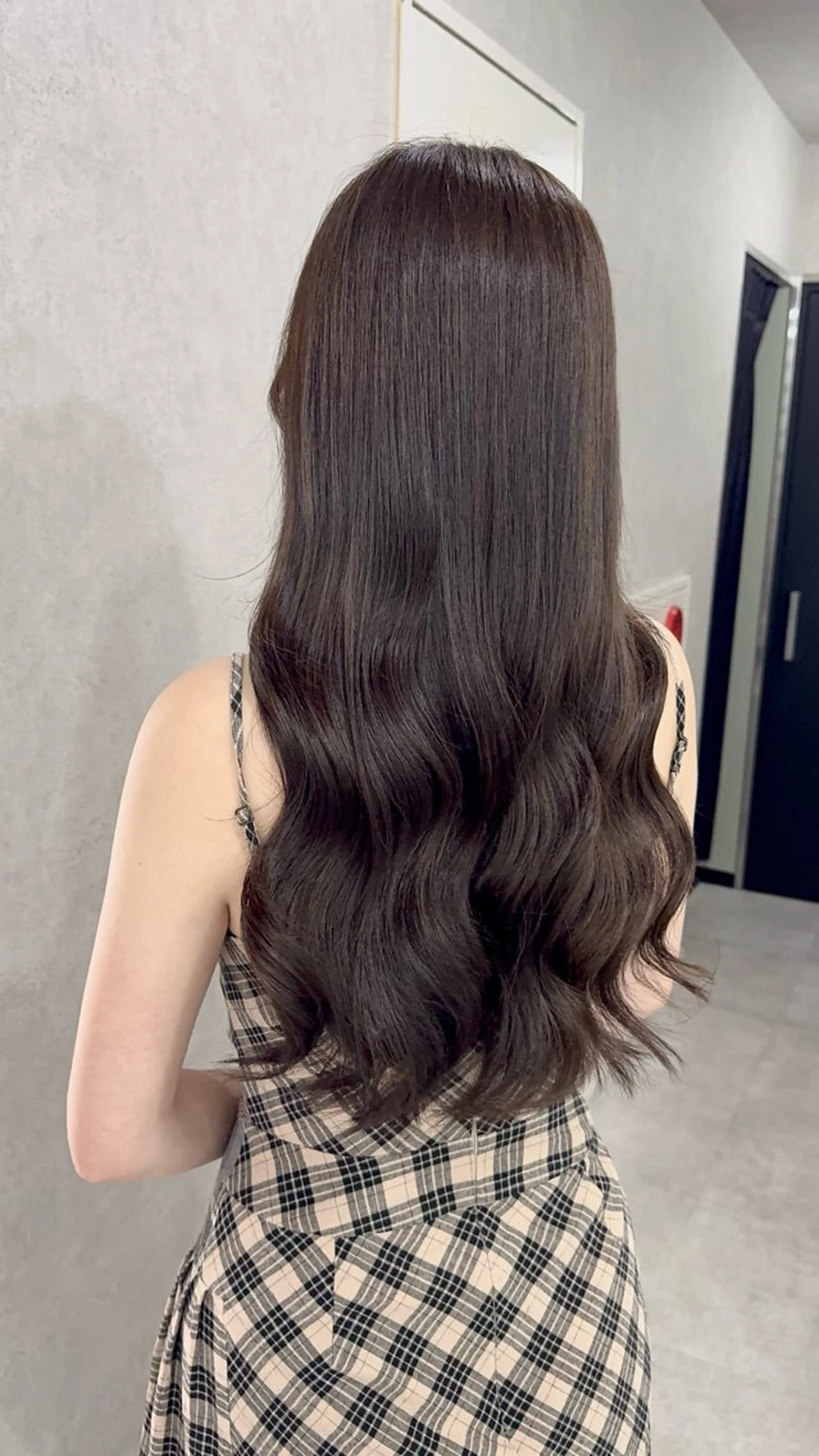 ロング カラー アッシュ アッシュブラウン ベージュカラー 黒髪 ブリーチ カット ヘアカラー トリートメント 赤み無し柔らかカラー 【梅田】madokaのヘアスタイル