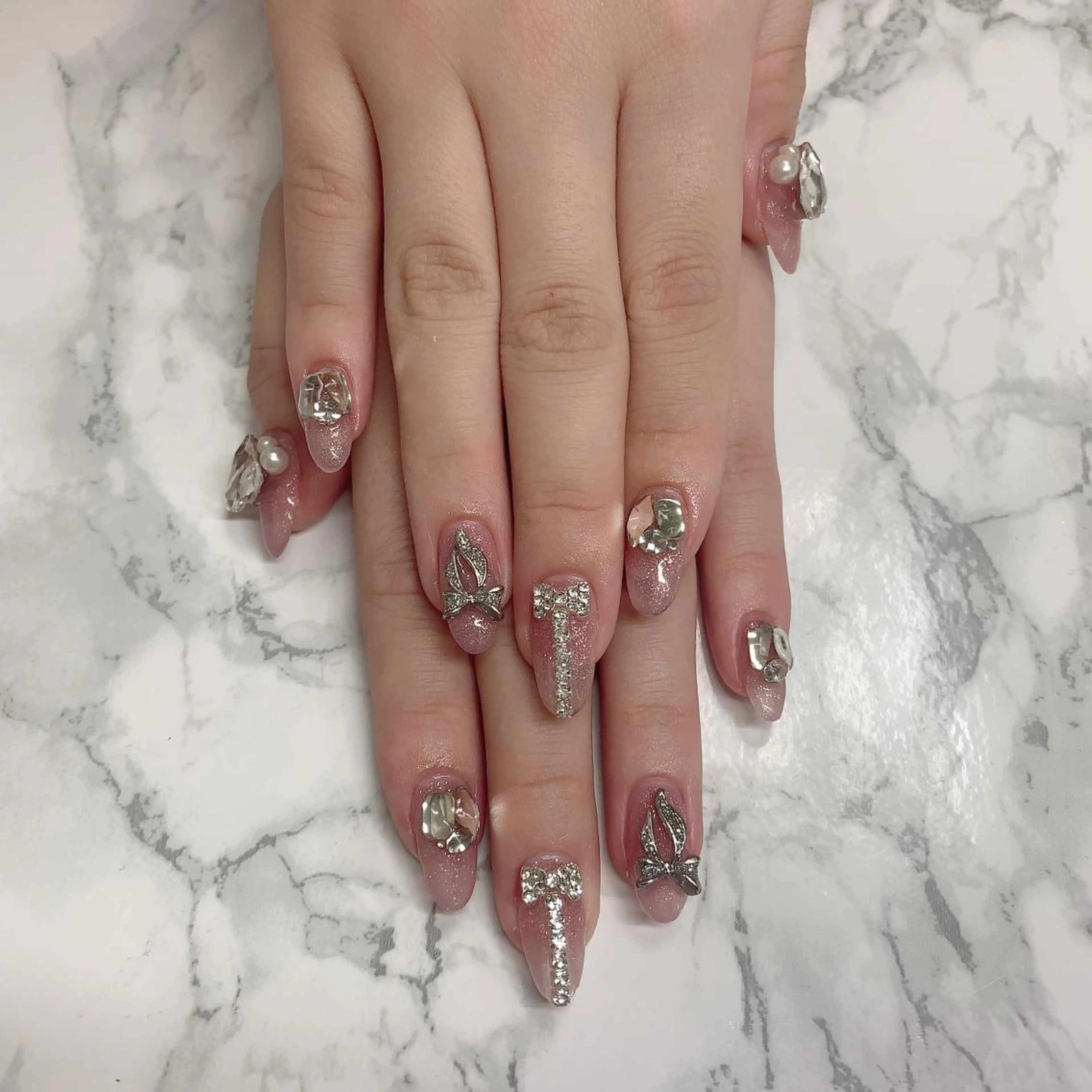 ネイル はな💎ネイル ワンホン、長さ出しのネイルデザイン