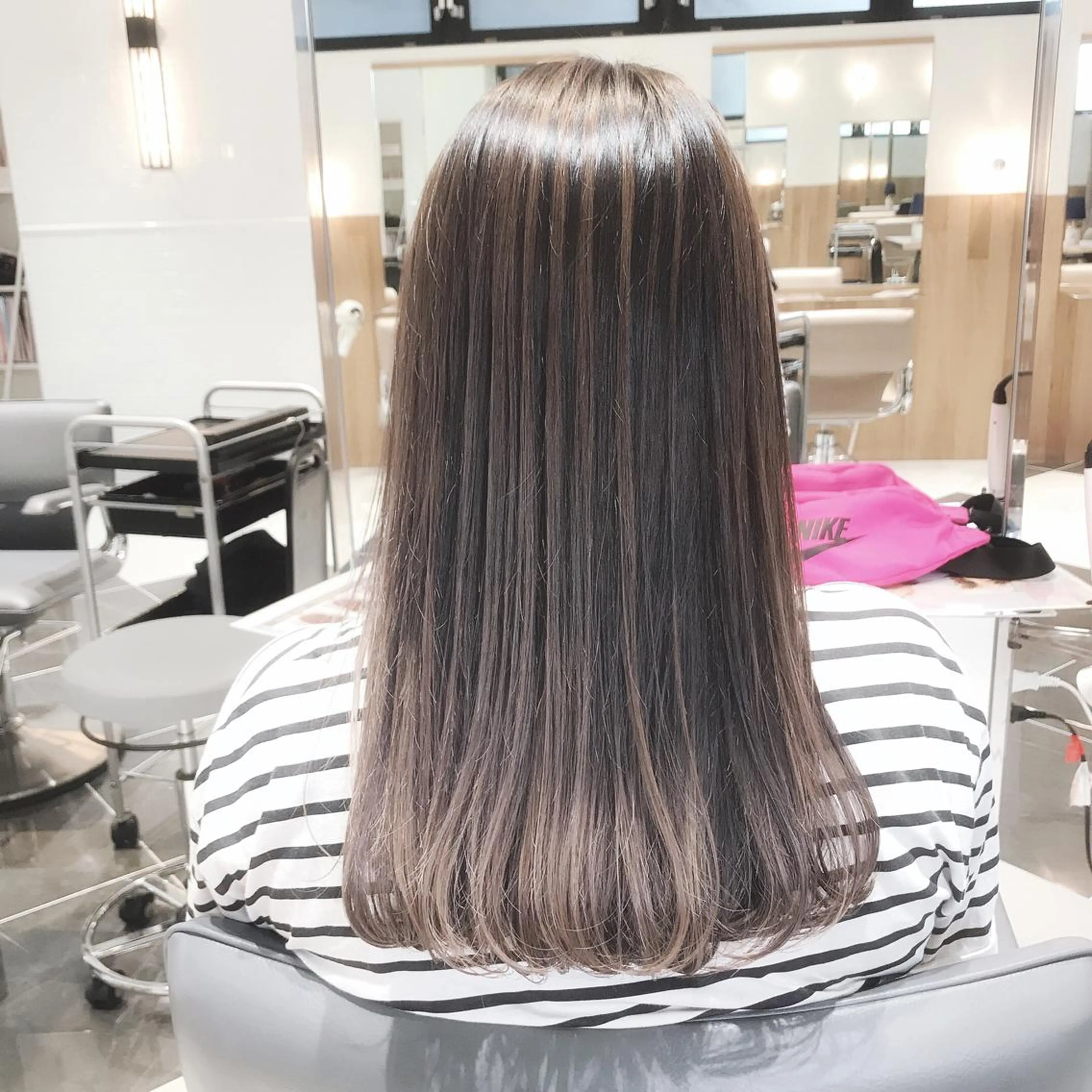 ロング カラー バレイヤージュ ベージュカラー ブリーチ ミルクティーベージュ レイヤーカット カット ヘアカラー ボブ/ハイトーン 福生Radix 下田のヘアスタイル